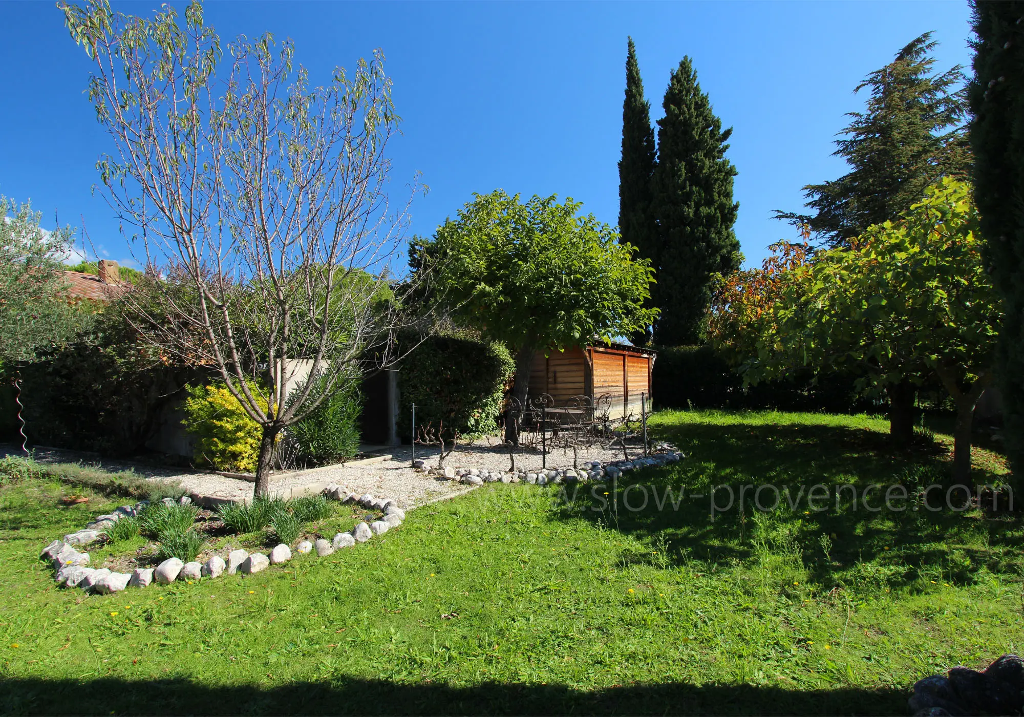 Fully enclosed garden