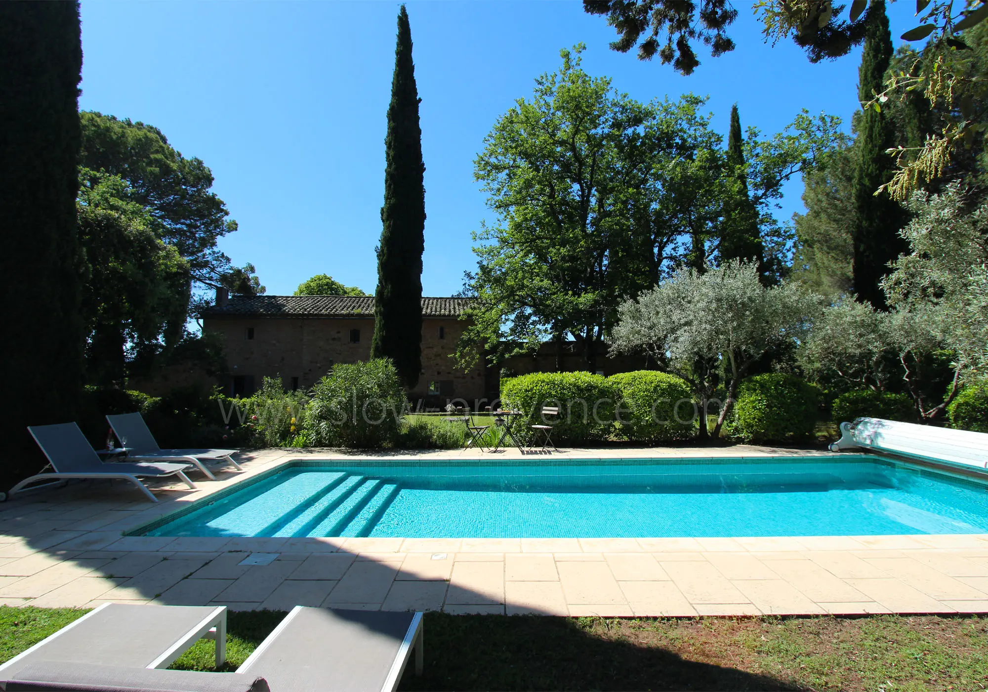 A very natural pool area ...