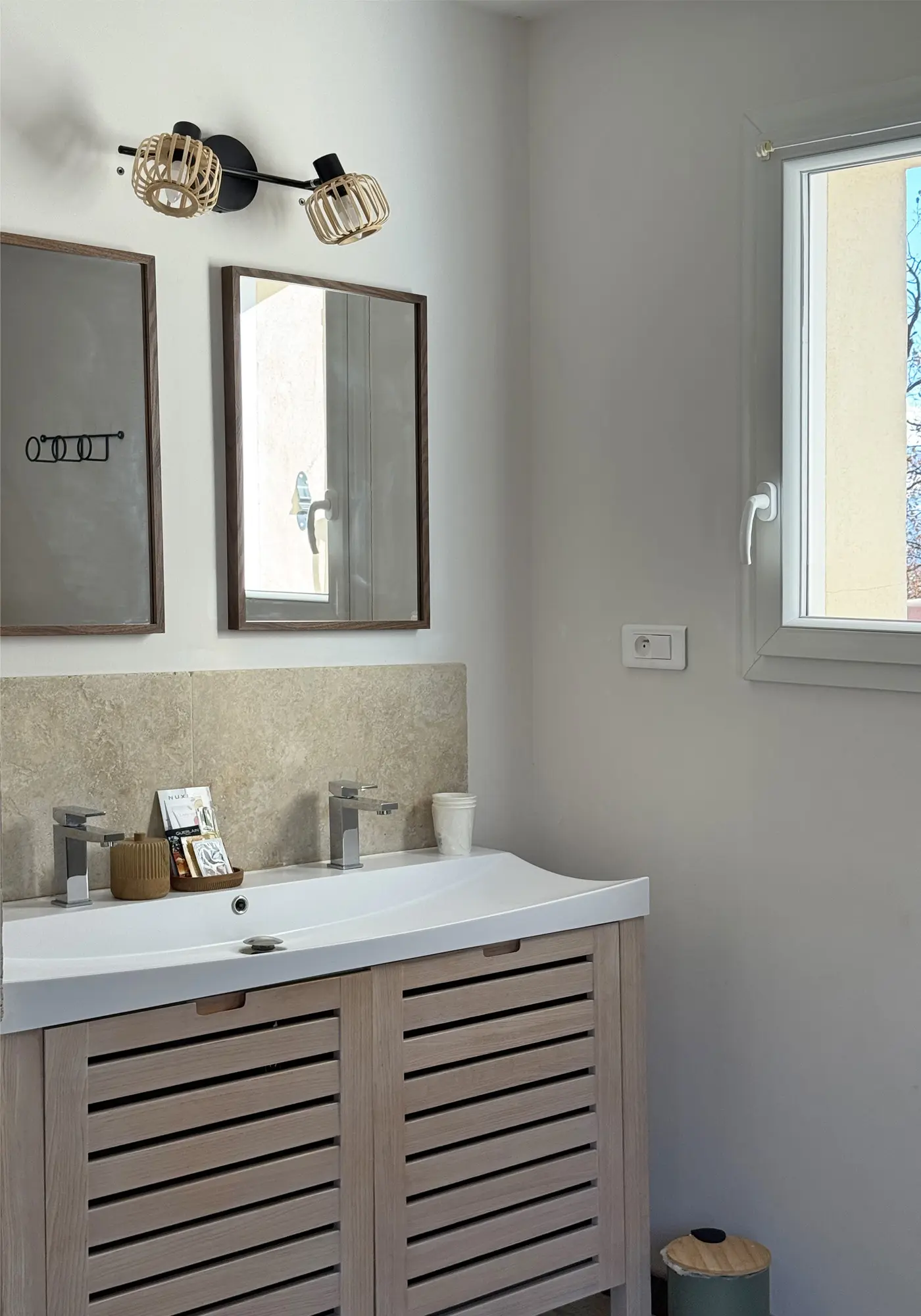 Mobilier épuré et moderne