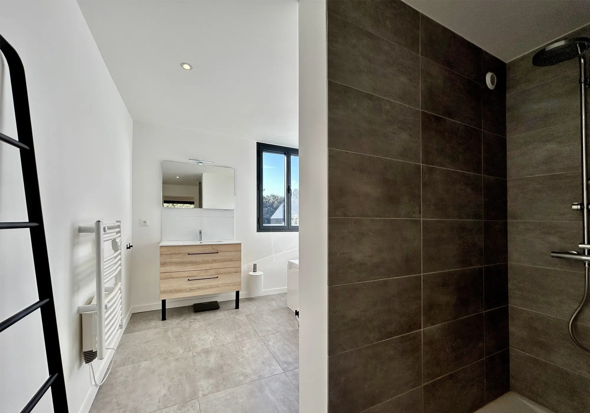 Bathroom on the first floor