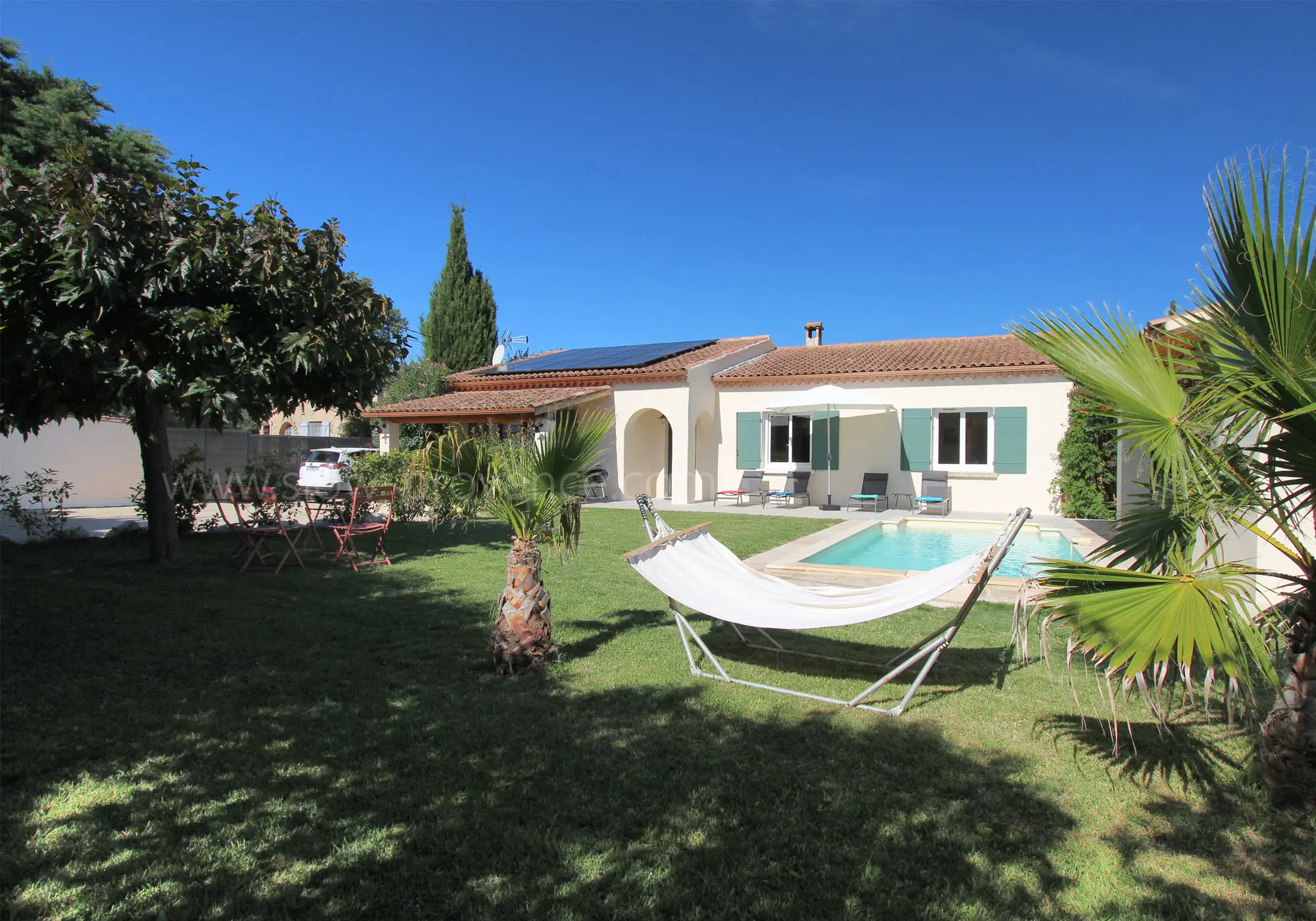 Mooie villa met omheinde tuin