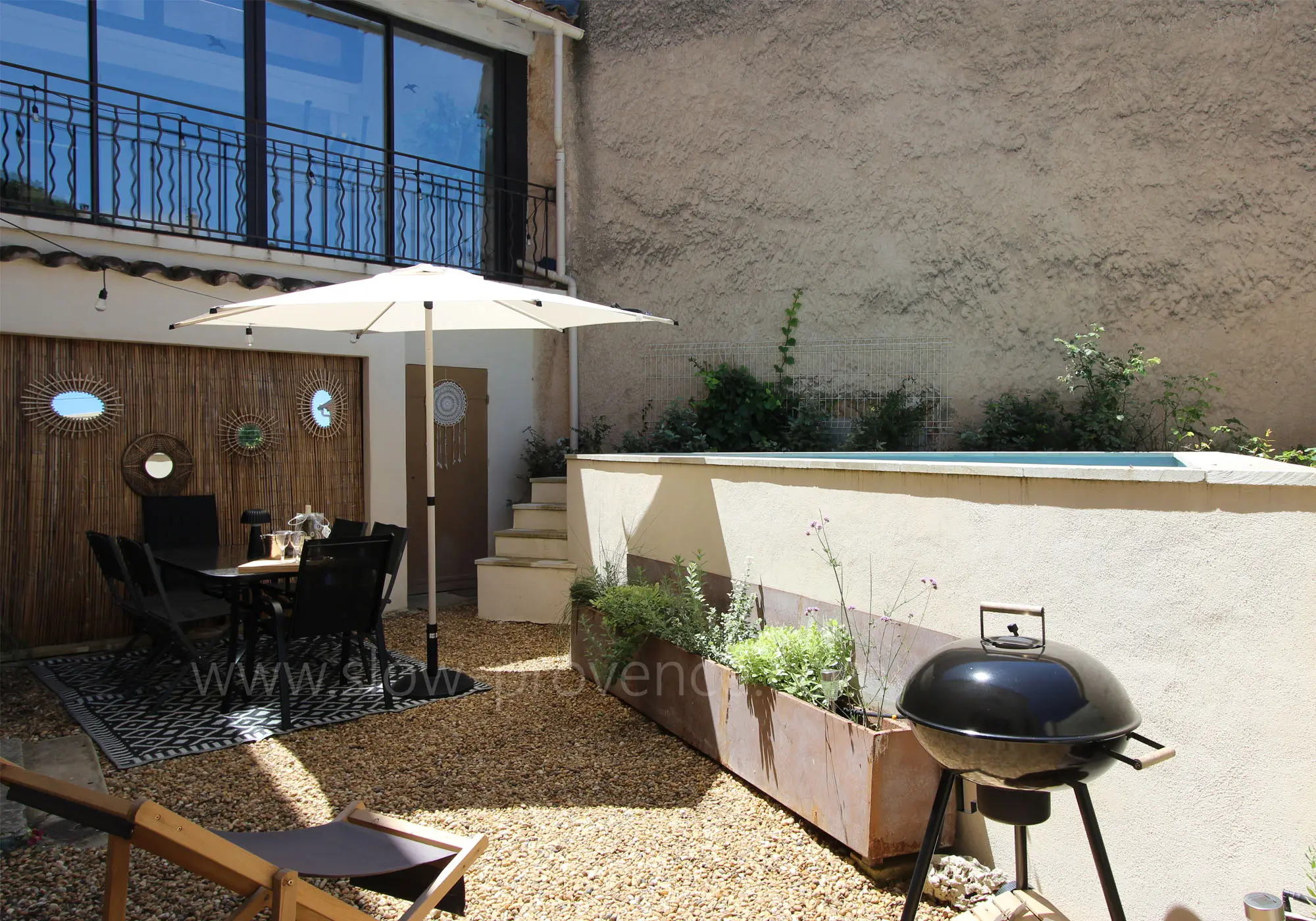 A distinctive swimming pool