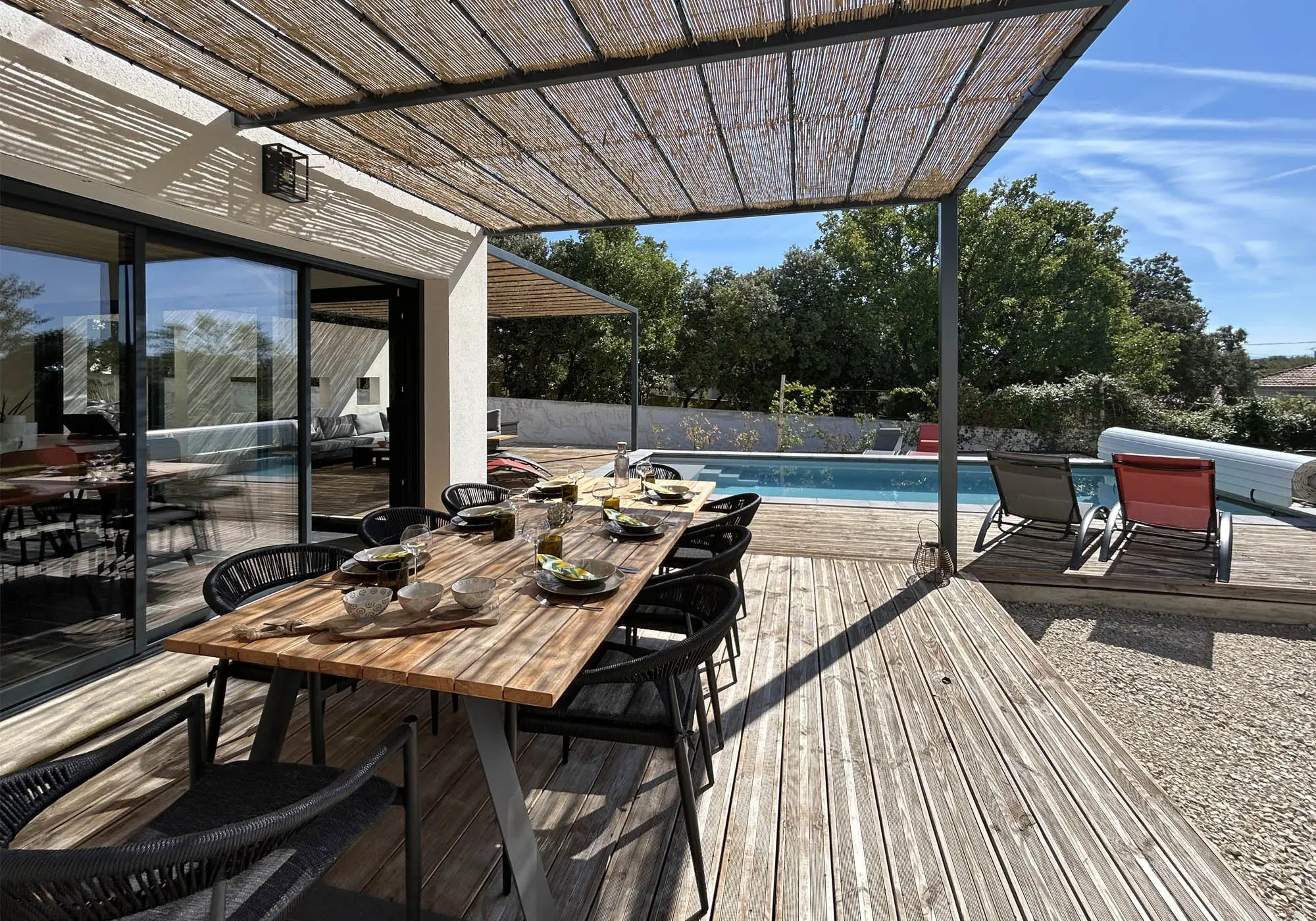 Grande terrasse ombragée