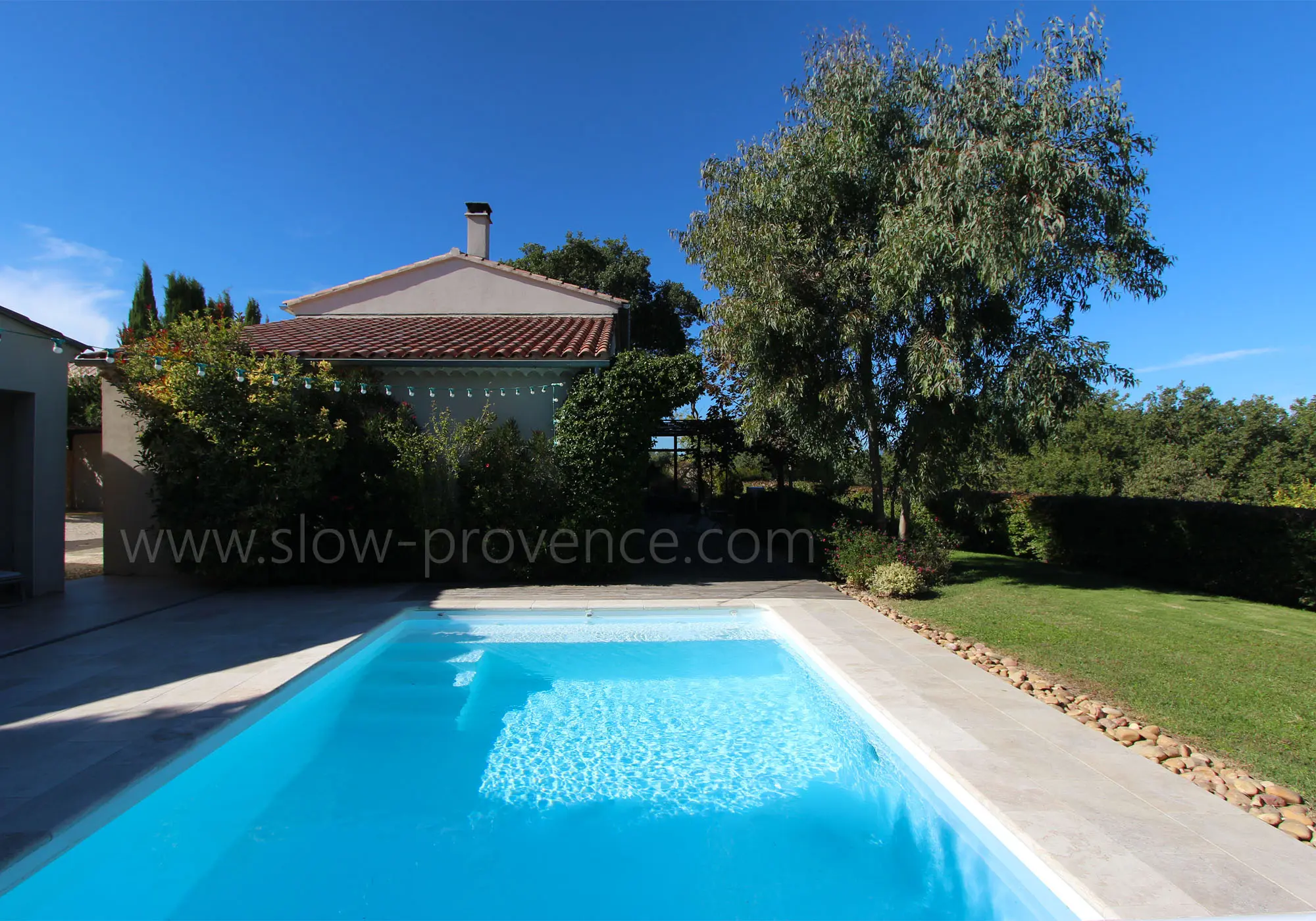 Belle maison contemporaine avec piscine privée chauffée