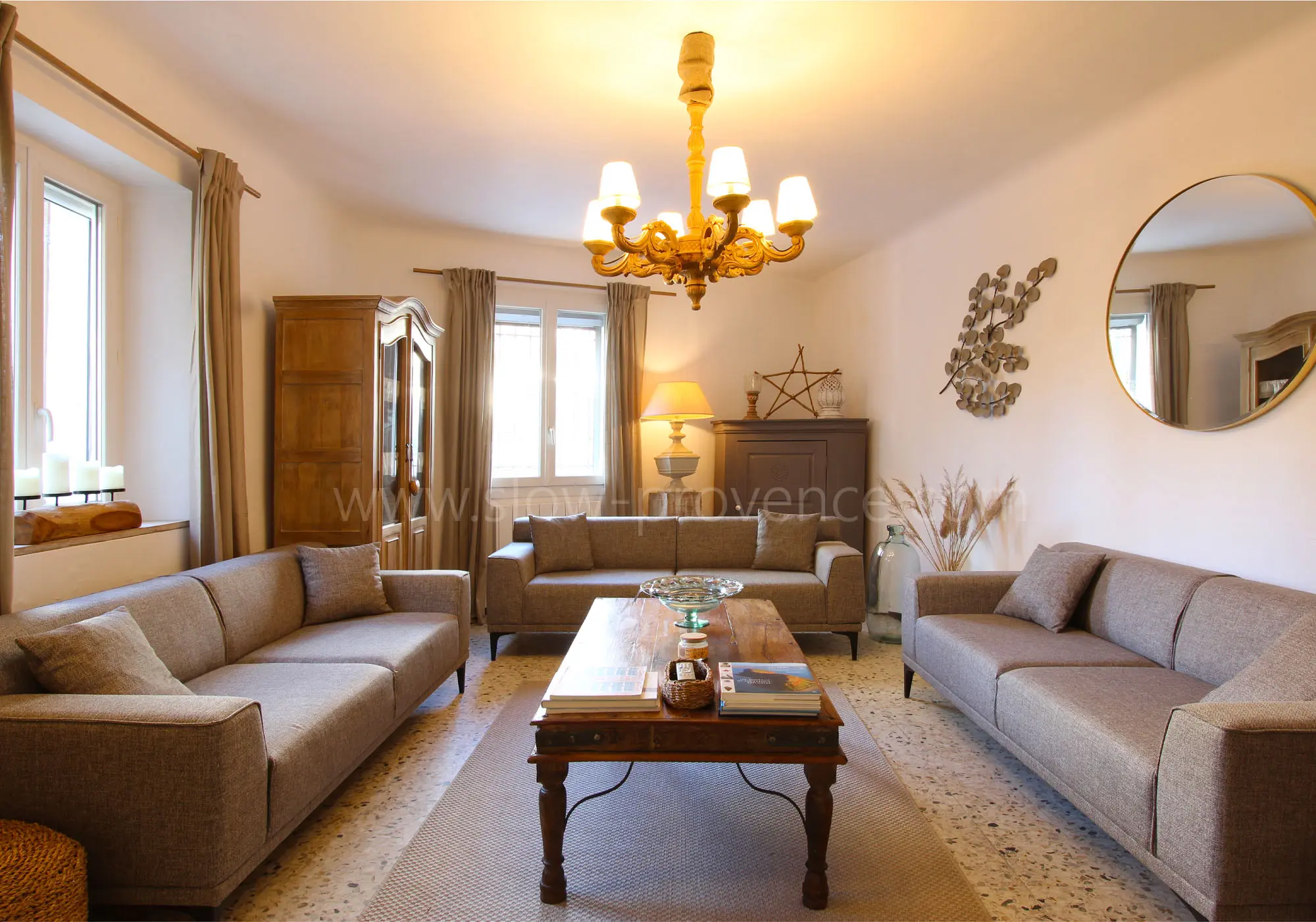 A comfortable and elegant living room