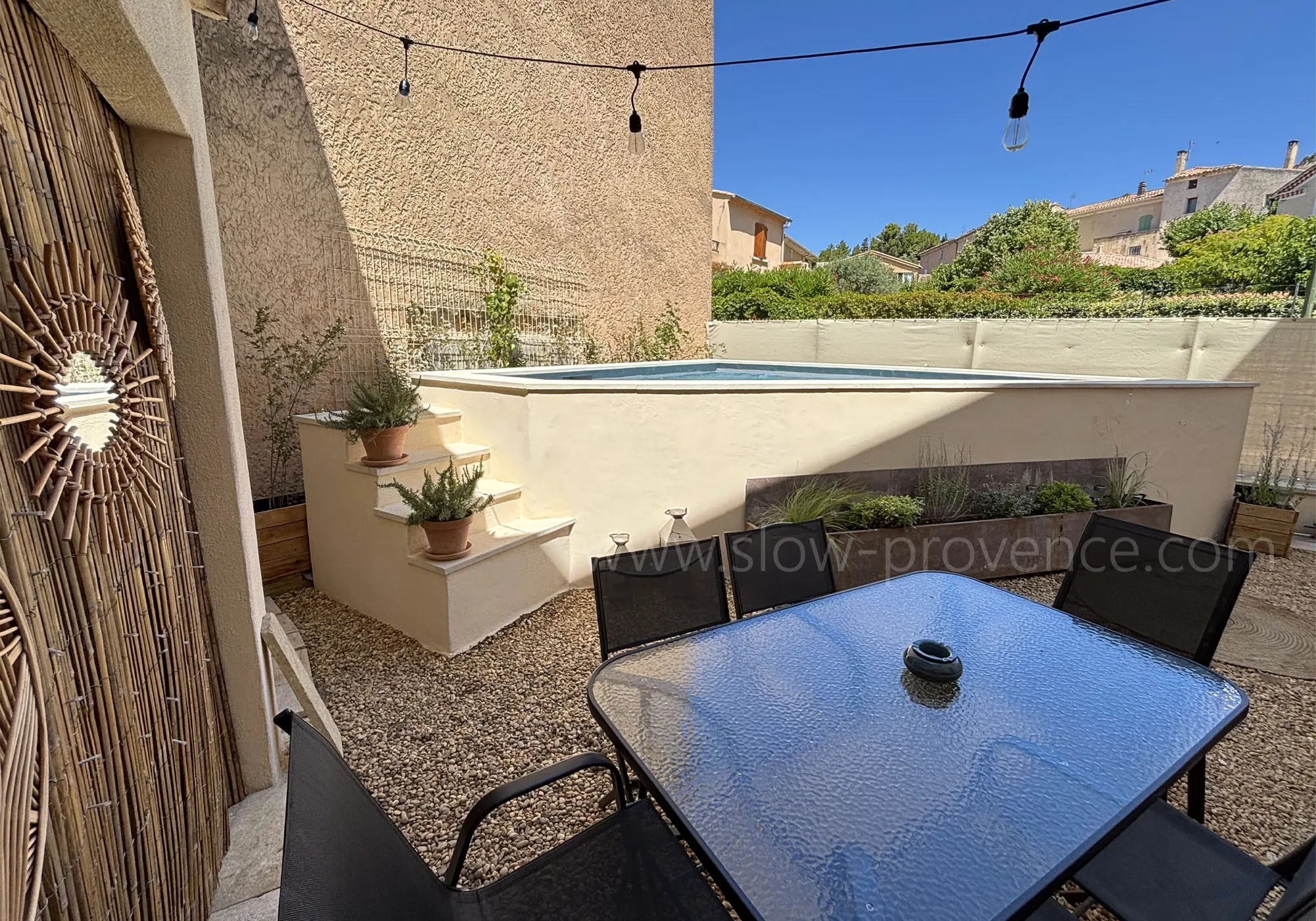 A pretty village house in the centre of Bédoin