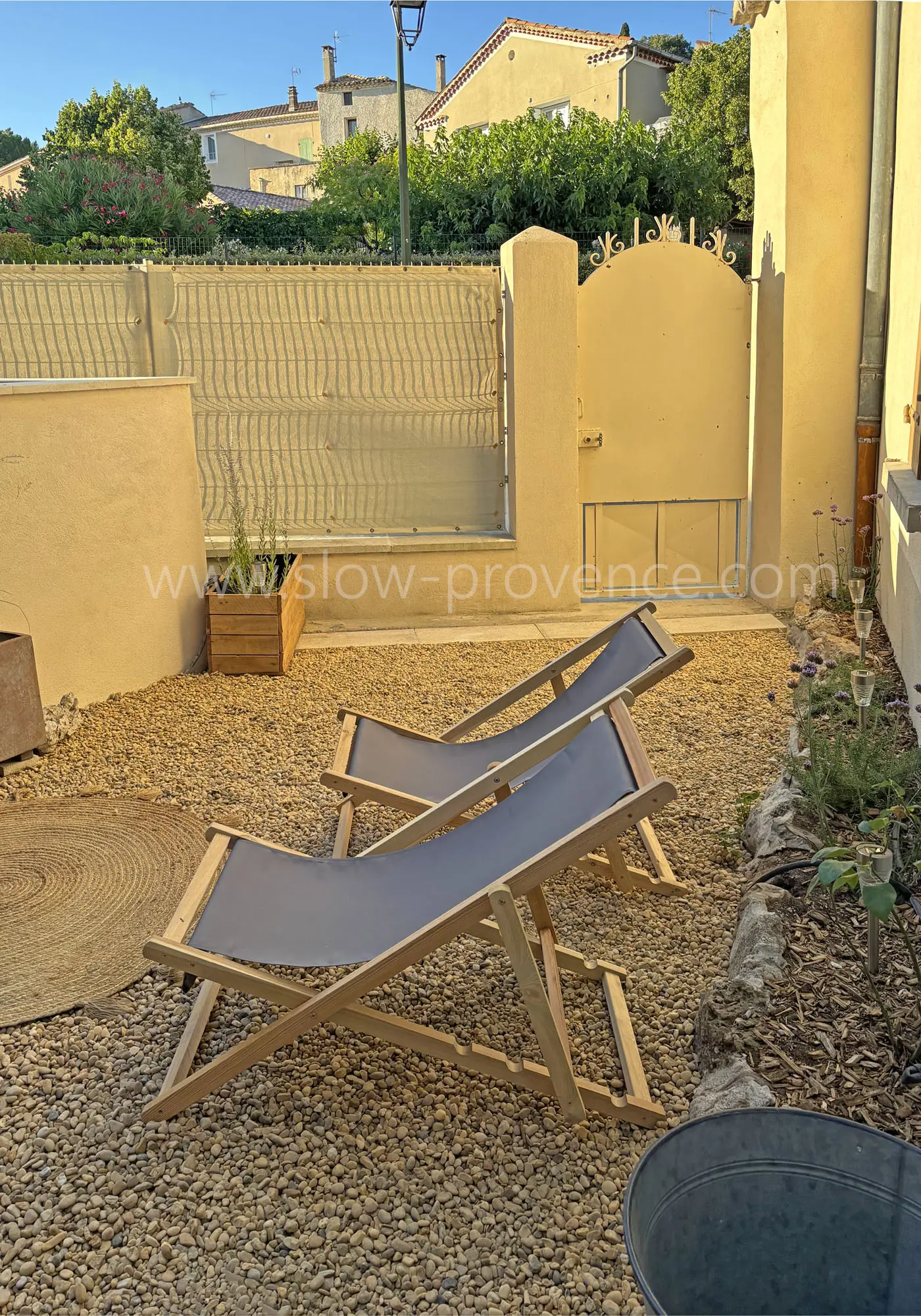 A gate provides access to the village center in less than 5 minutes on foot