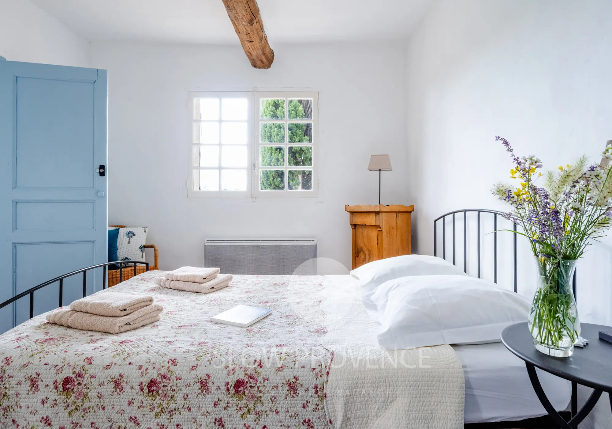 Bedroom 2 with private bathroom - 1st floor