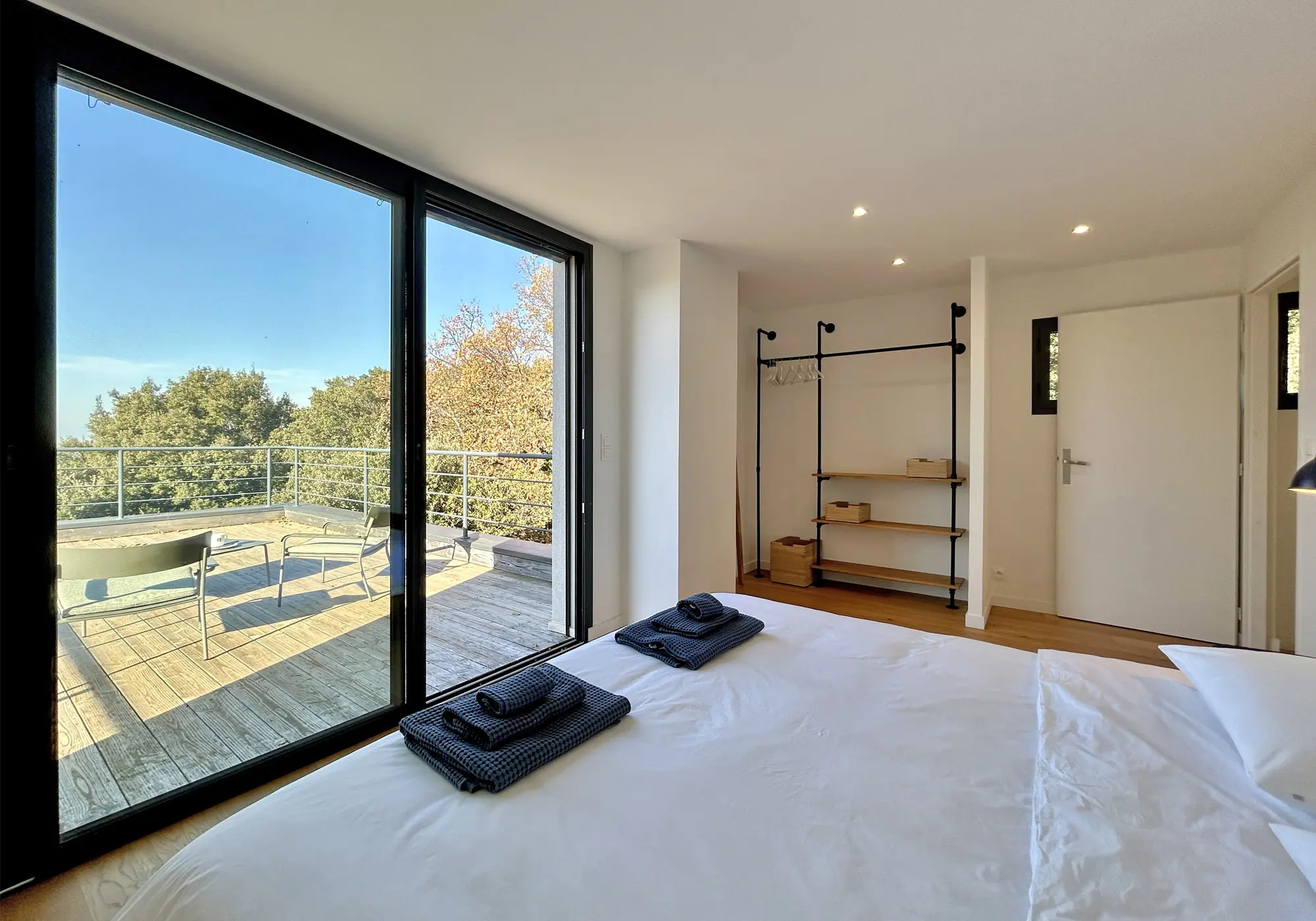 To enjoy a superb view as soon as you wake up