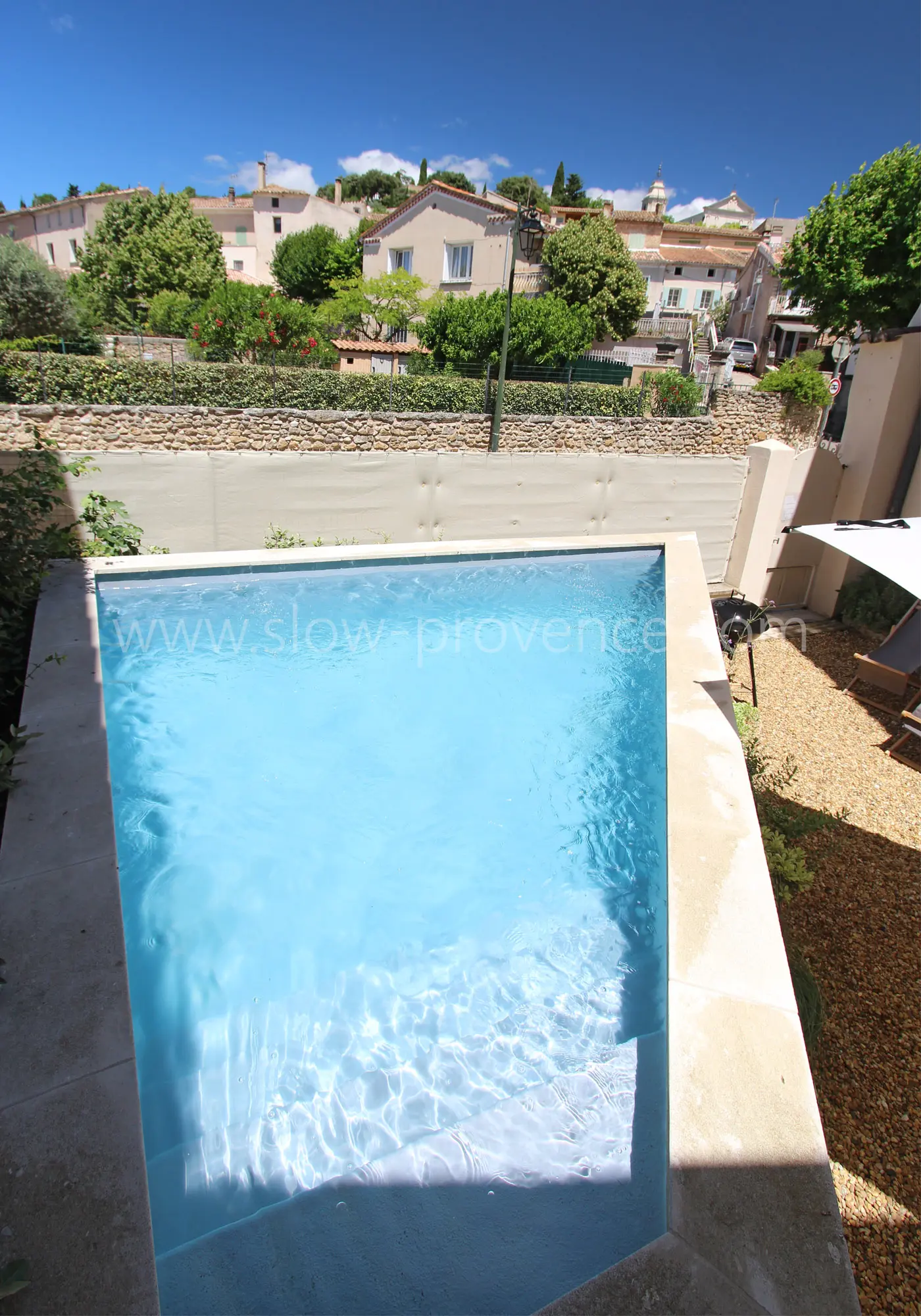 A swimming pool in the heart of Bédoin