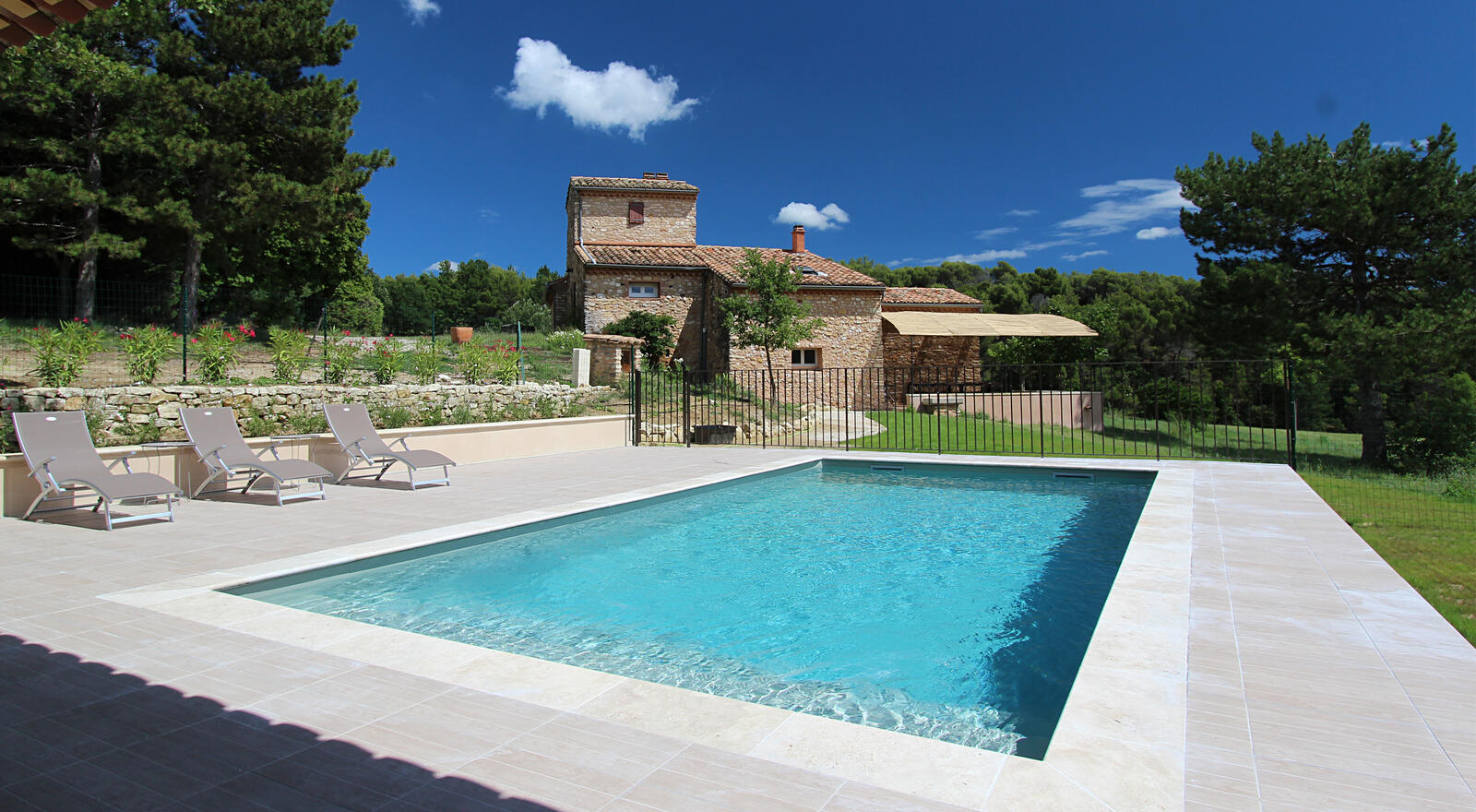 Mas Provençal authentique avec piscine chauffée