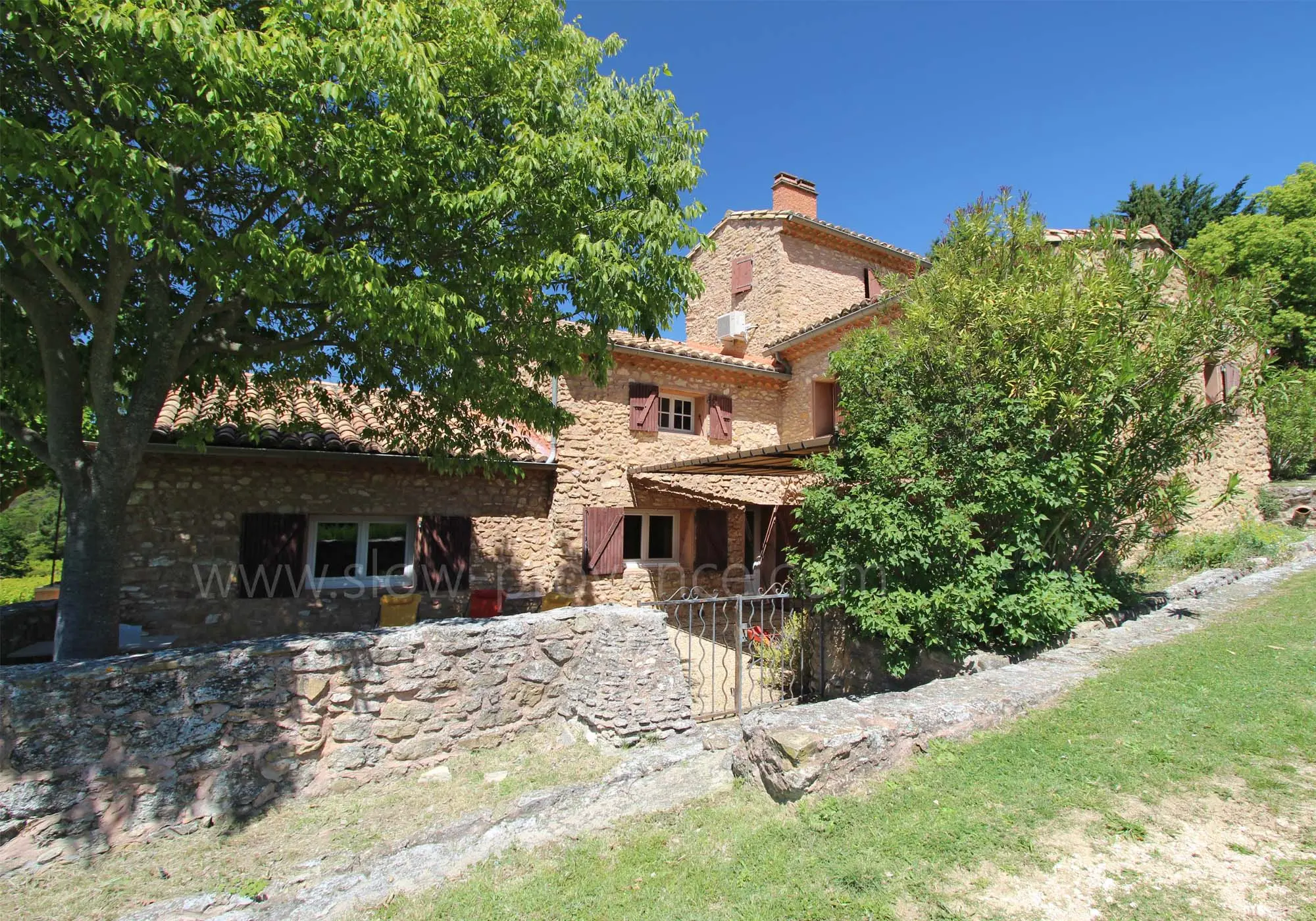 Charme und Authentizität für einen Aufenthalt im Herzen der Provence