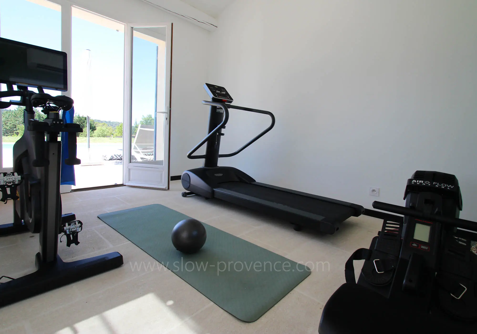 Air-conditioned gym