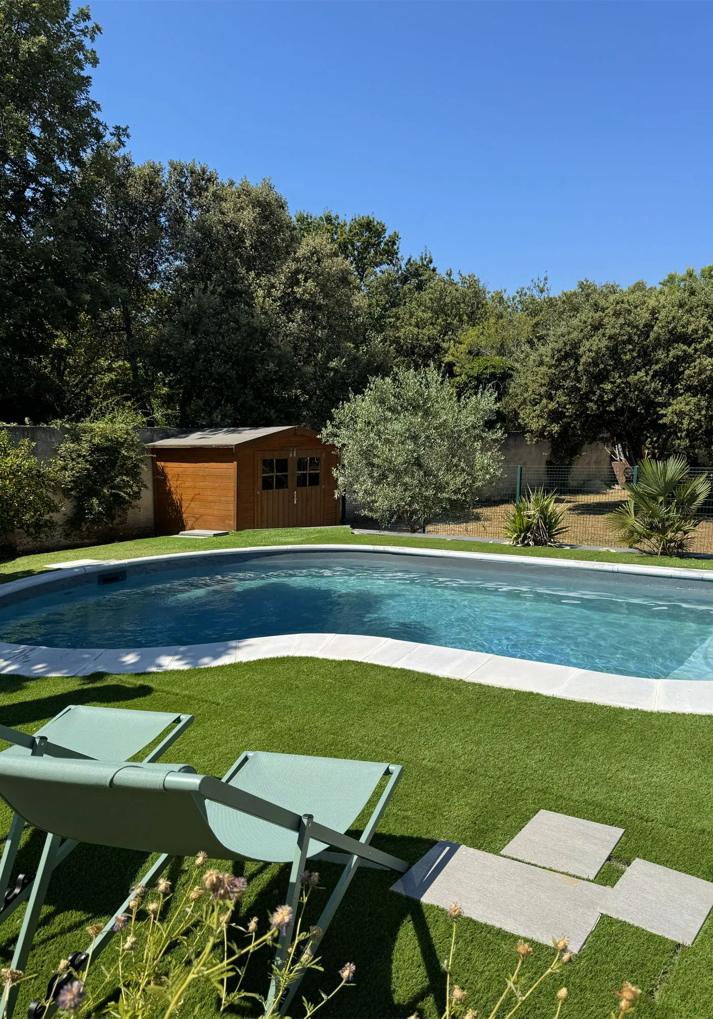 Une jolie piscine privée chauffée