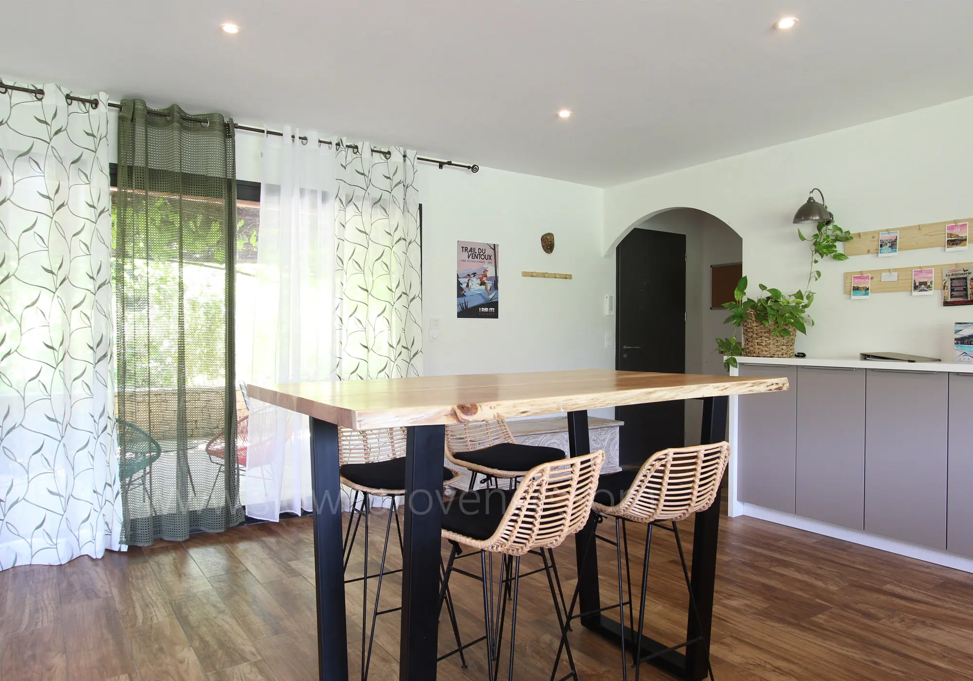 Entree via het overdekte terras