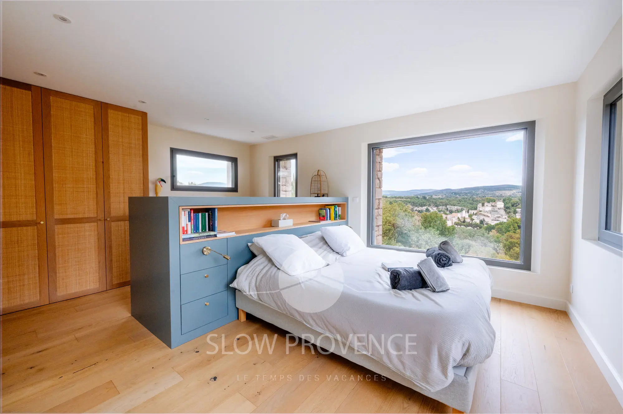 Chambre 2 : suite parentale avec dressing au premier étage