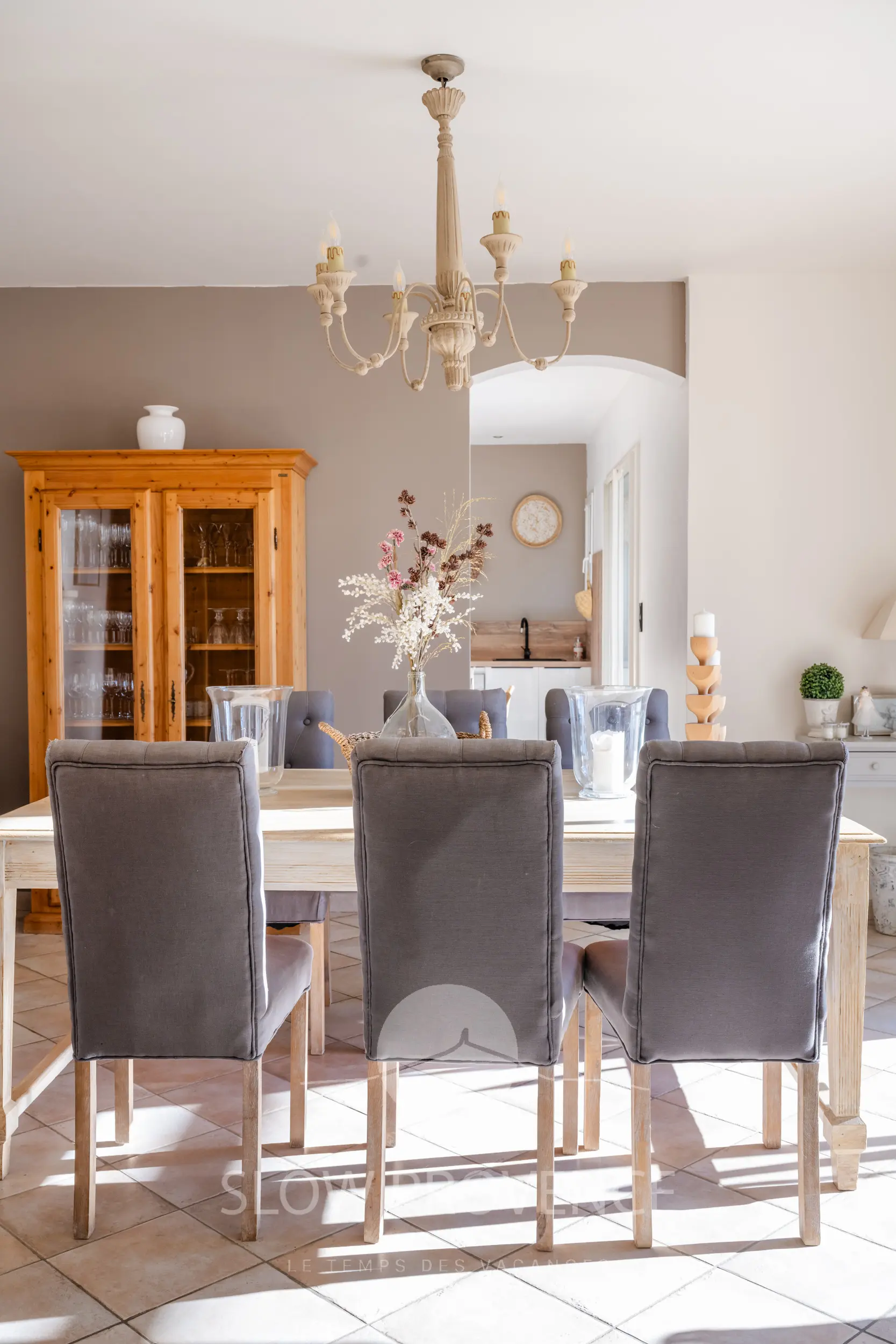 Warm decor and comfortable furniture