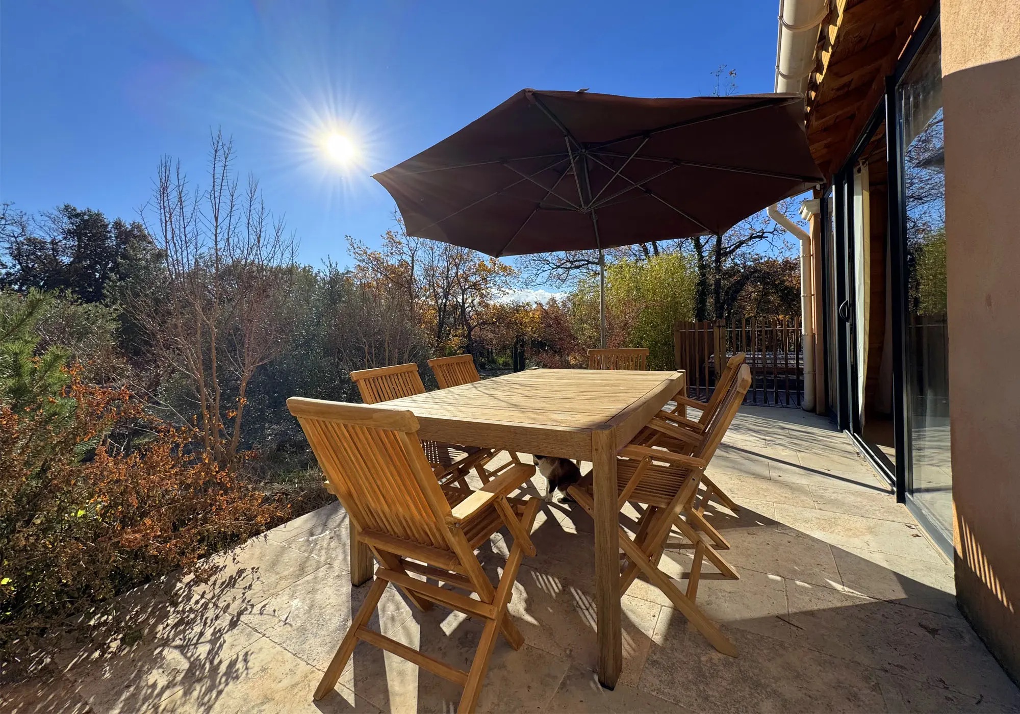 Terrasse confortable pour des moments en famille ou entre amis