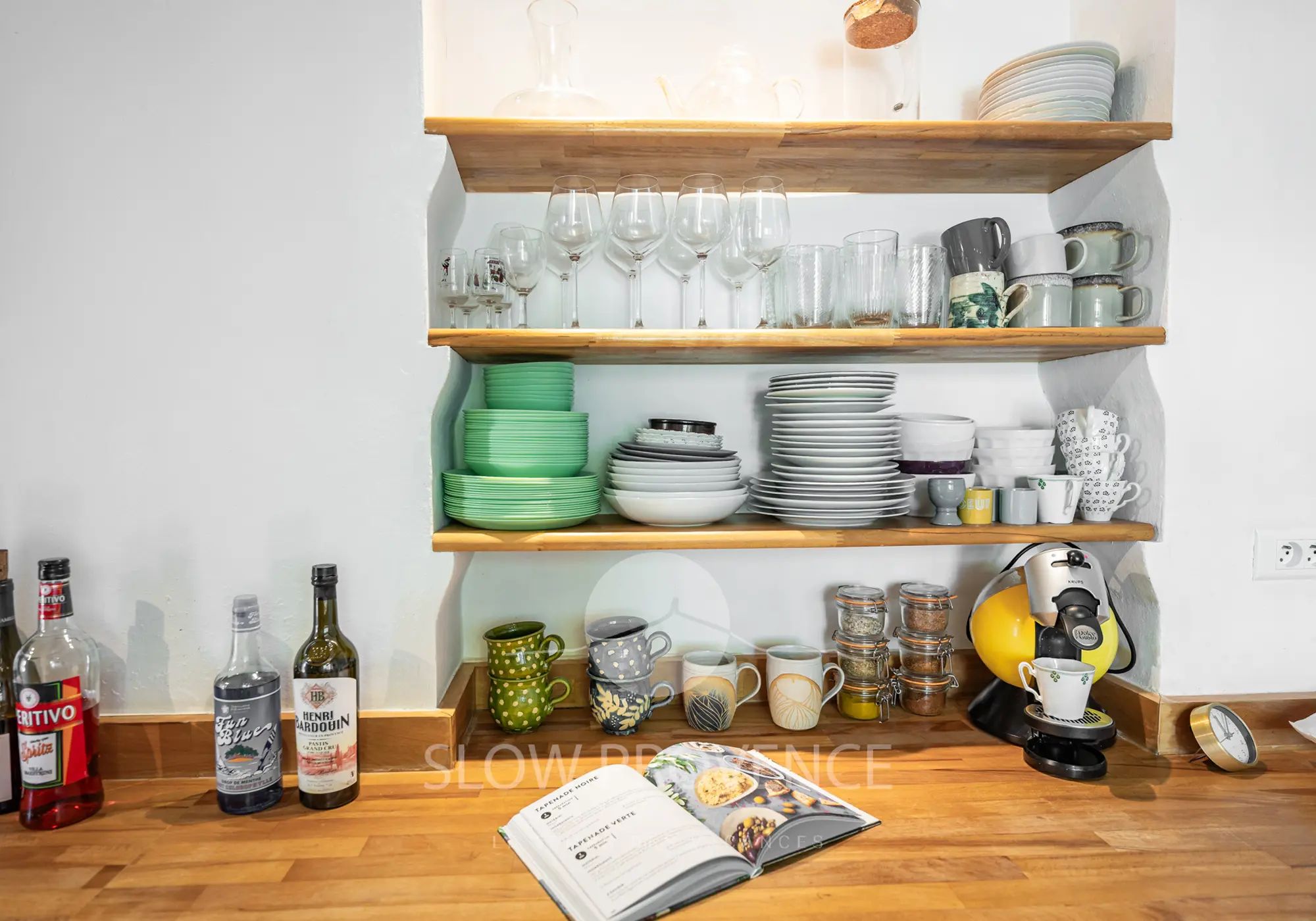 And to live in the Provençal style during the holidays