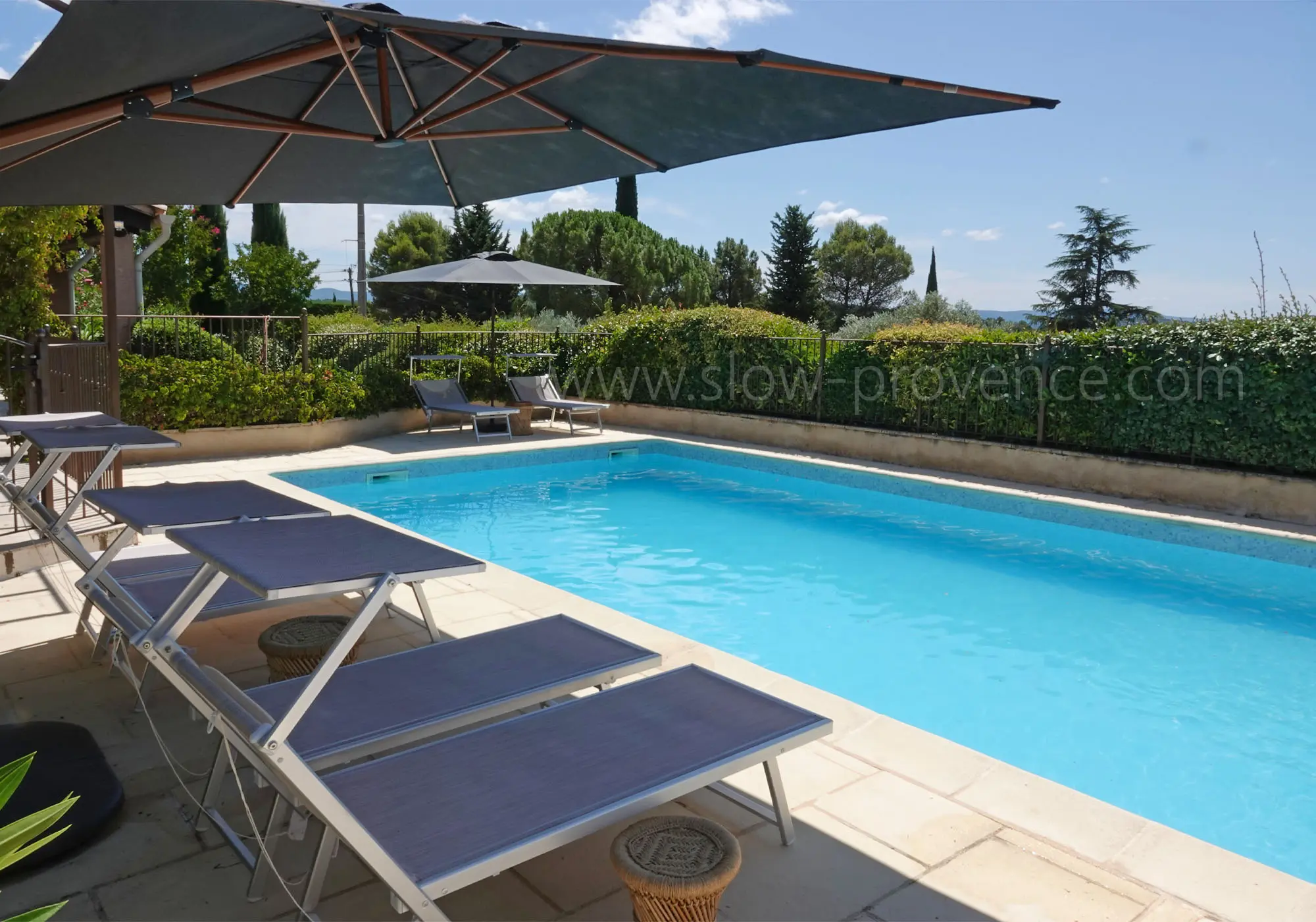 Piscine privée sécurisée et chauffée