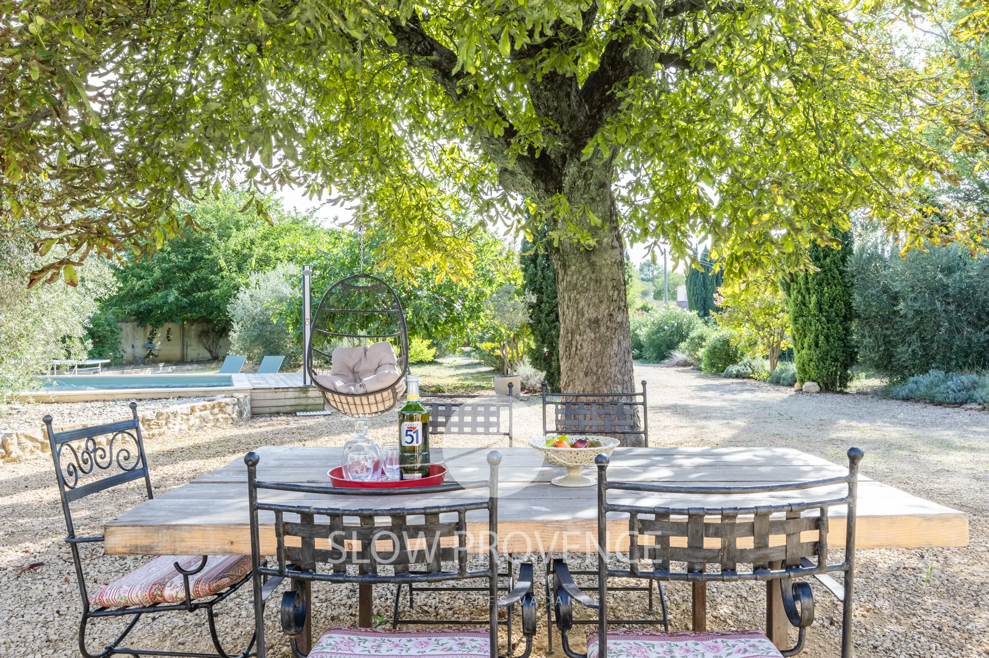 The aperitif is served