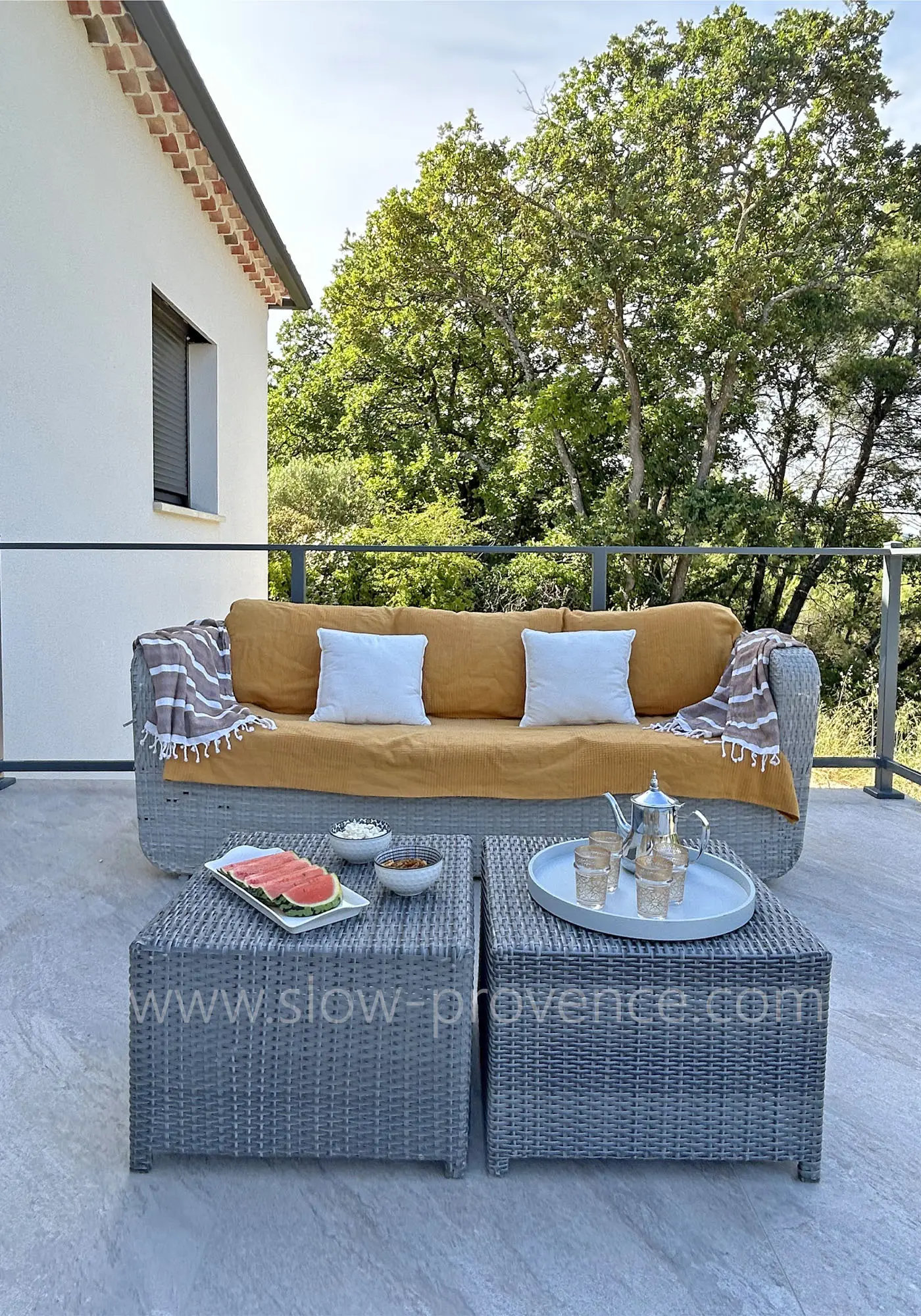Terrasse au Sud de la maison