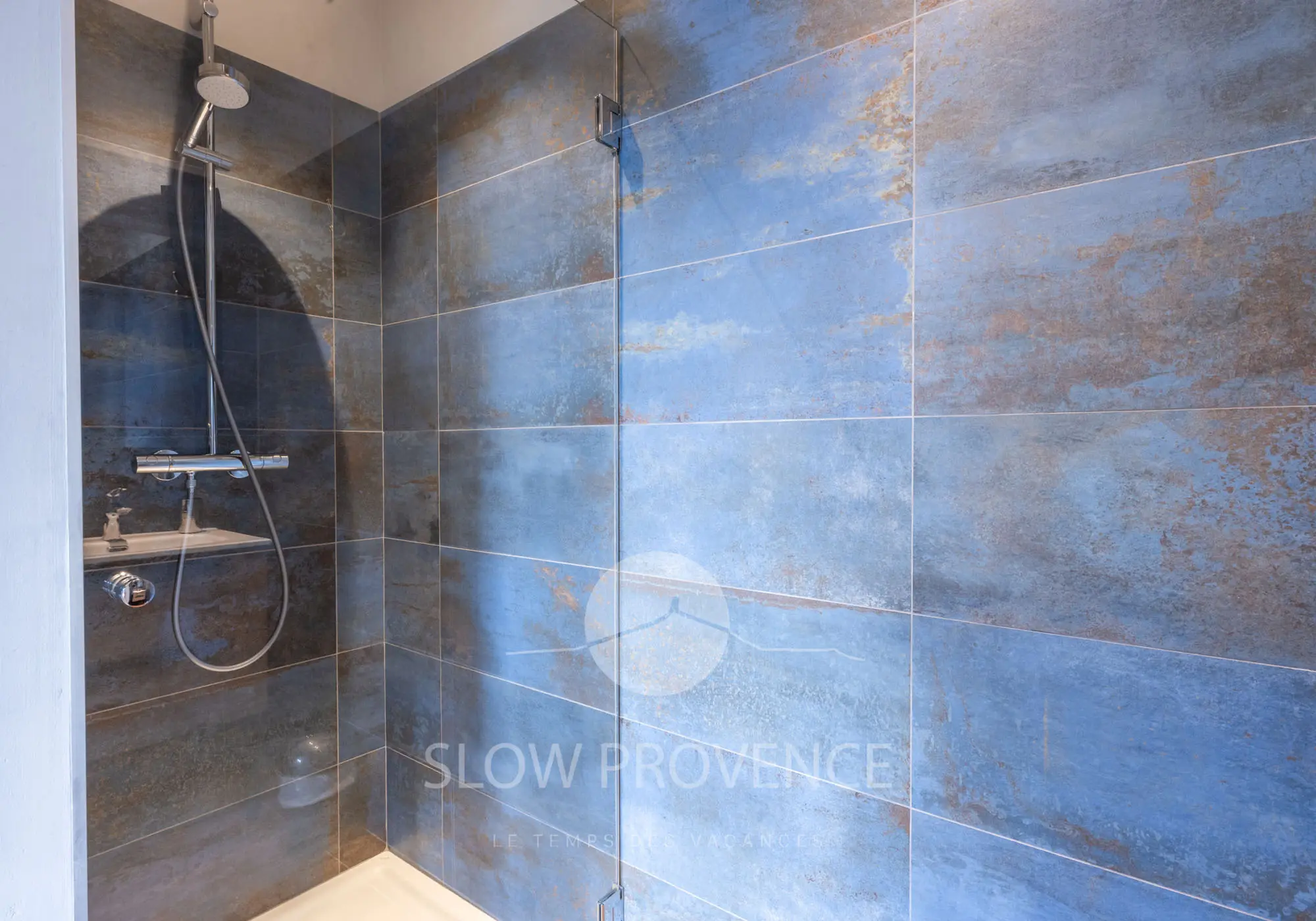 Shower room of bedroom 1