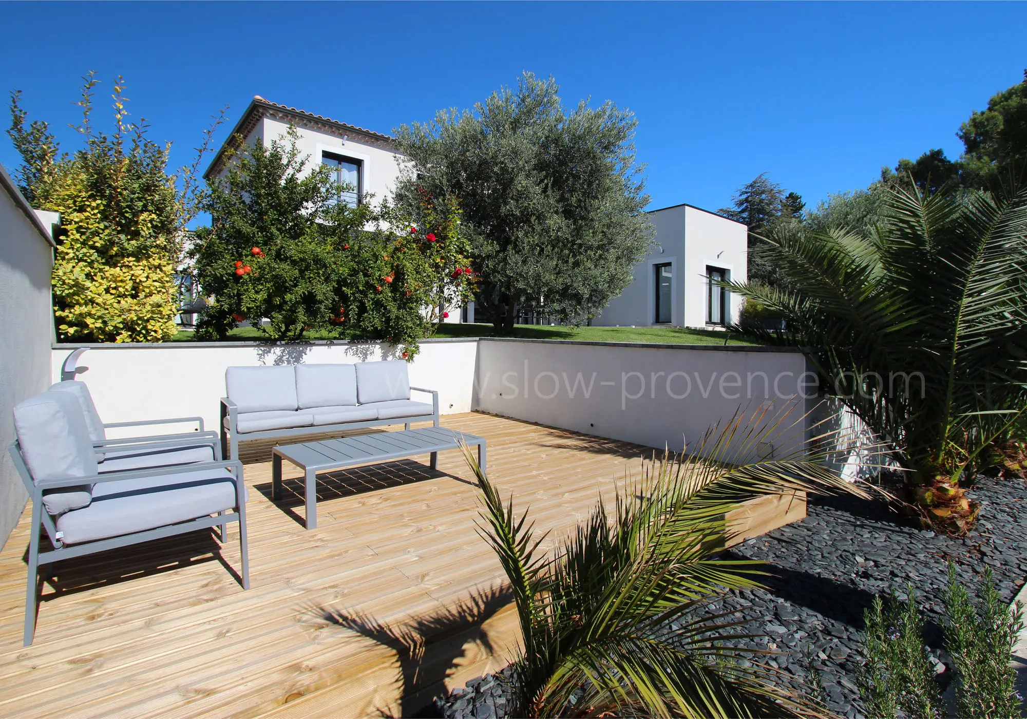 Terrasse près de la piscine