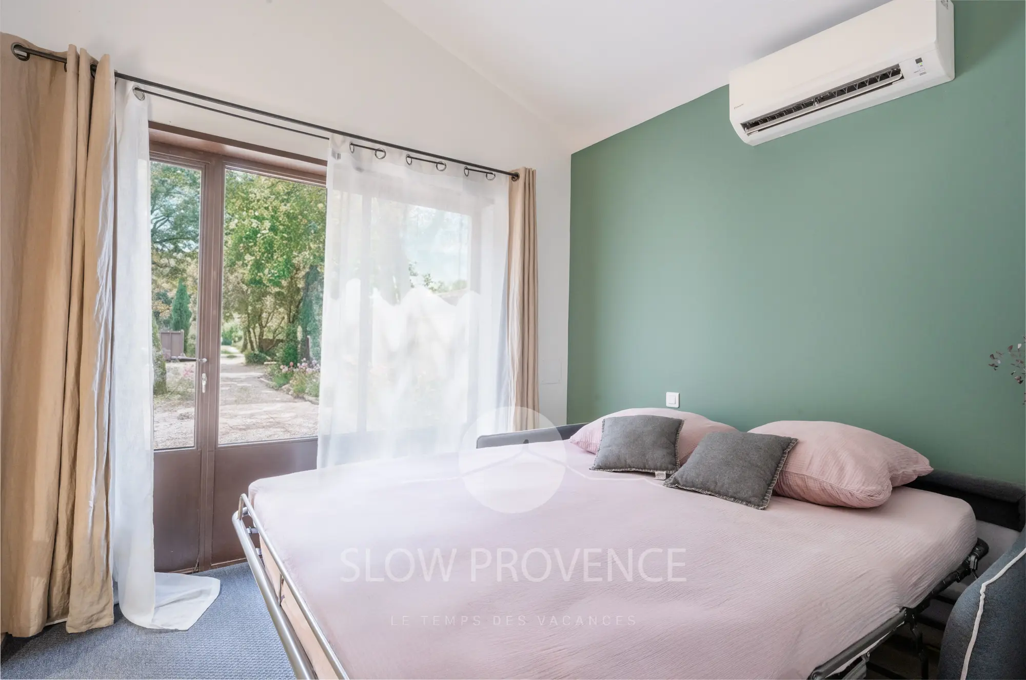 Canapé lit très confortable