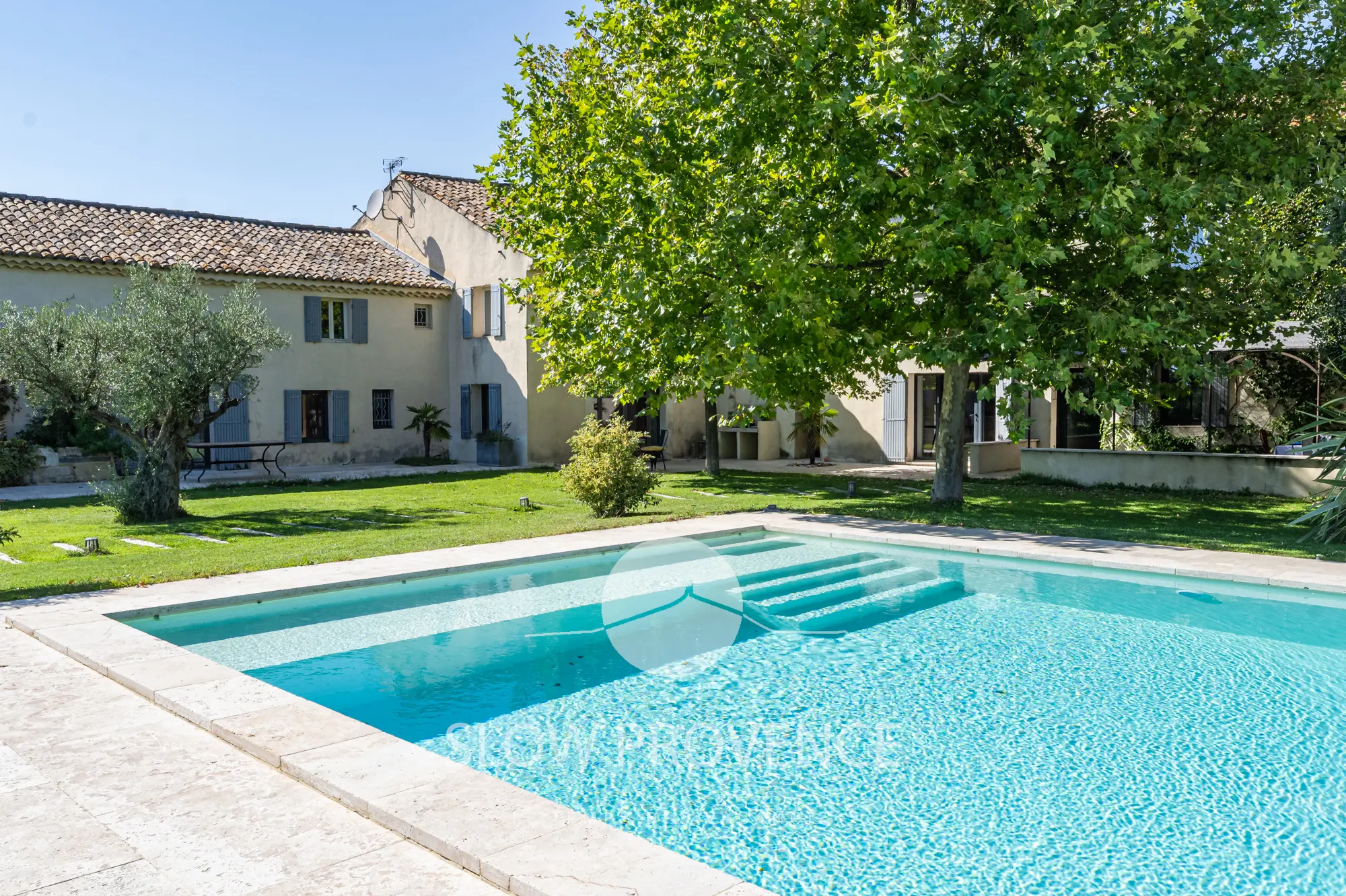 Mas provençal avec piscine privée chauffée