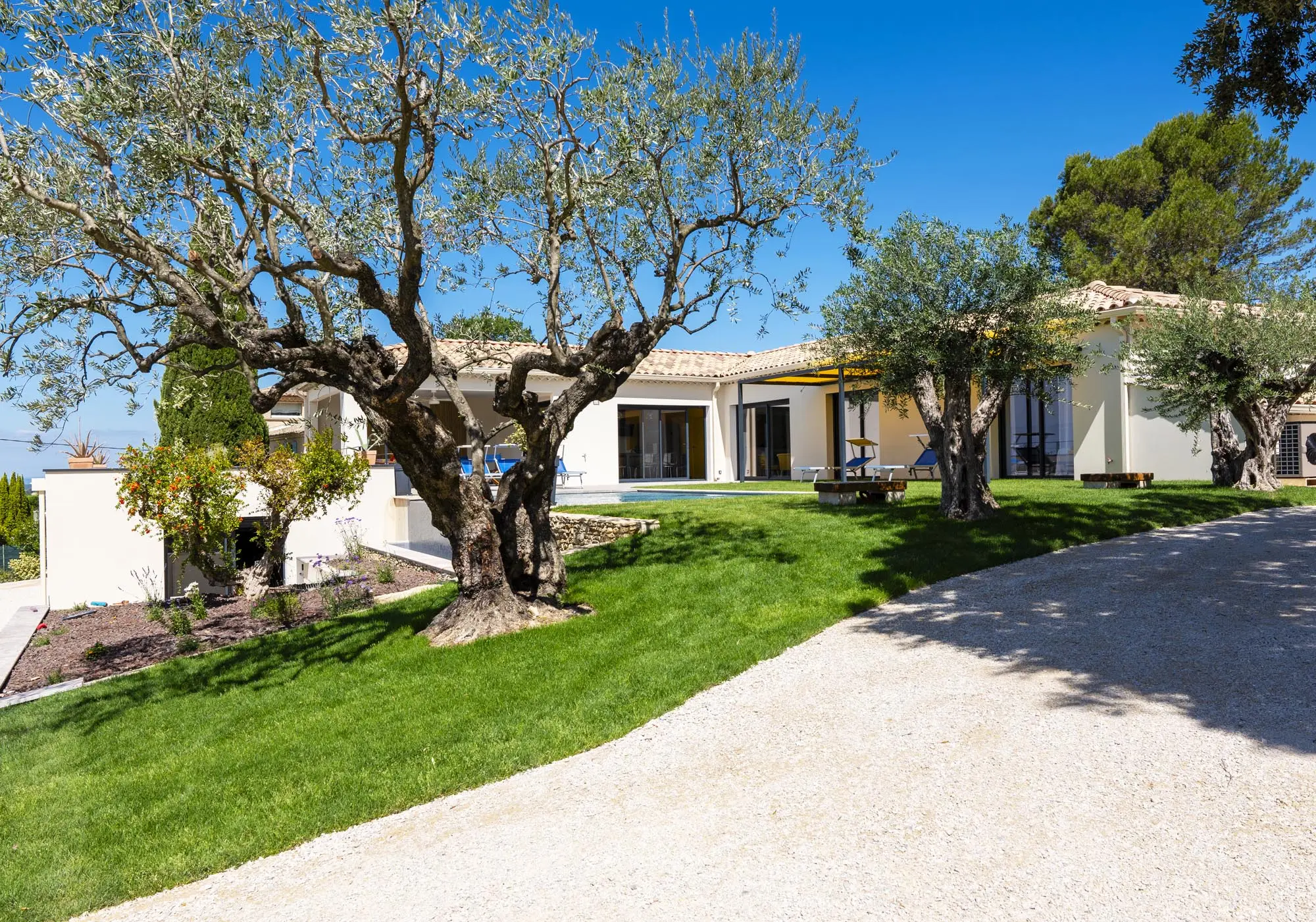 Arrival at the villa