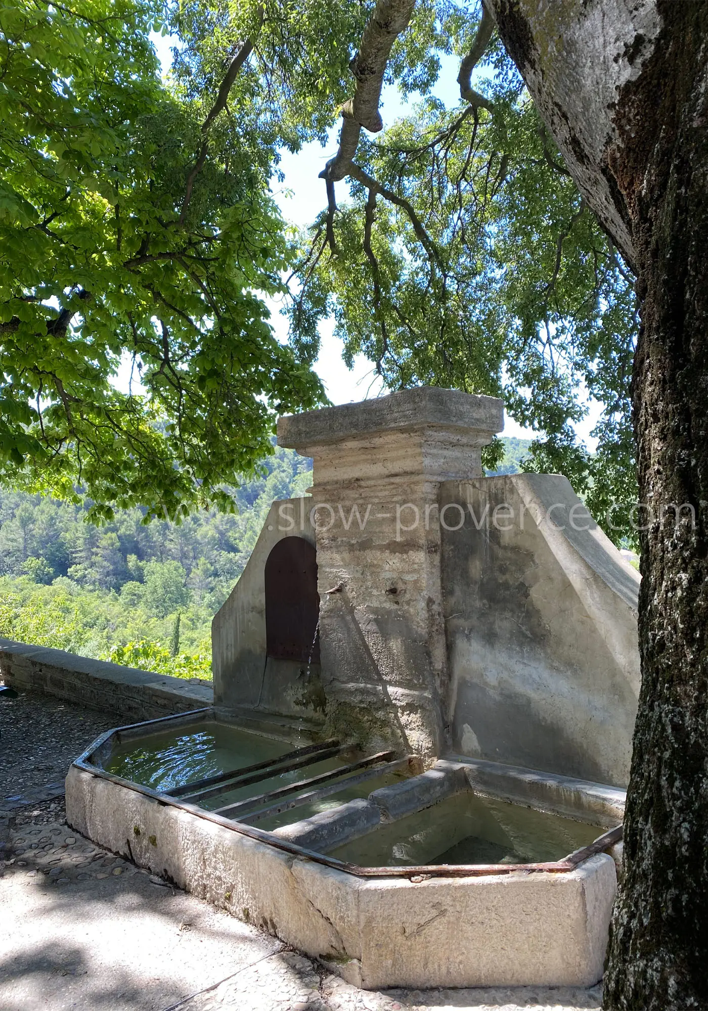 Pittoresque village de La Roque sur Pernes