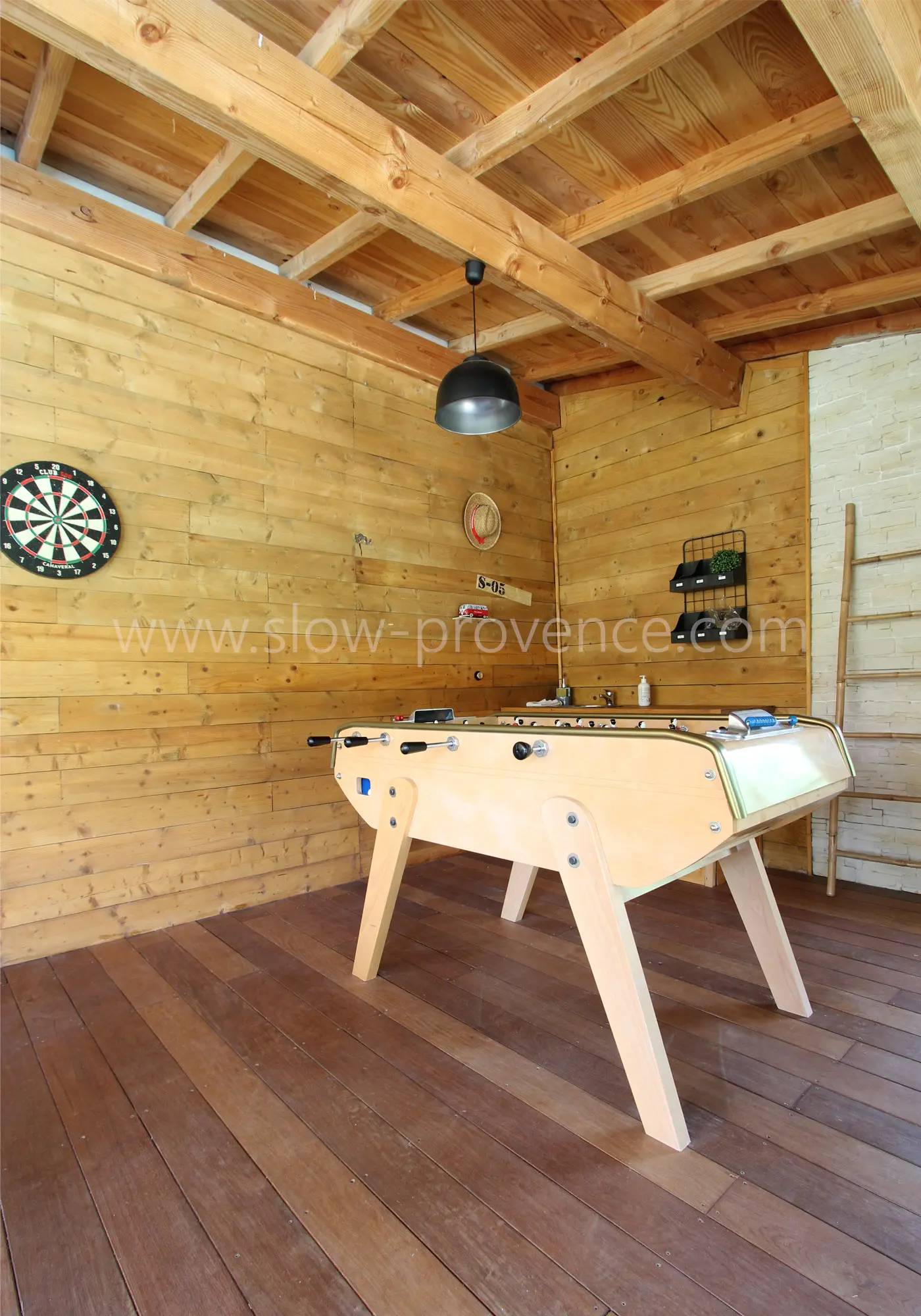 Speelruimte met tafelvoetbal