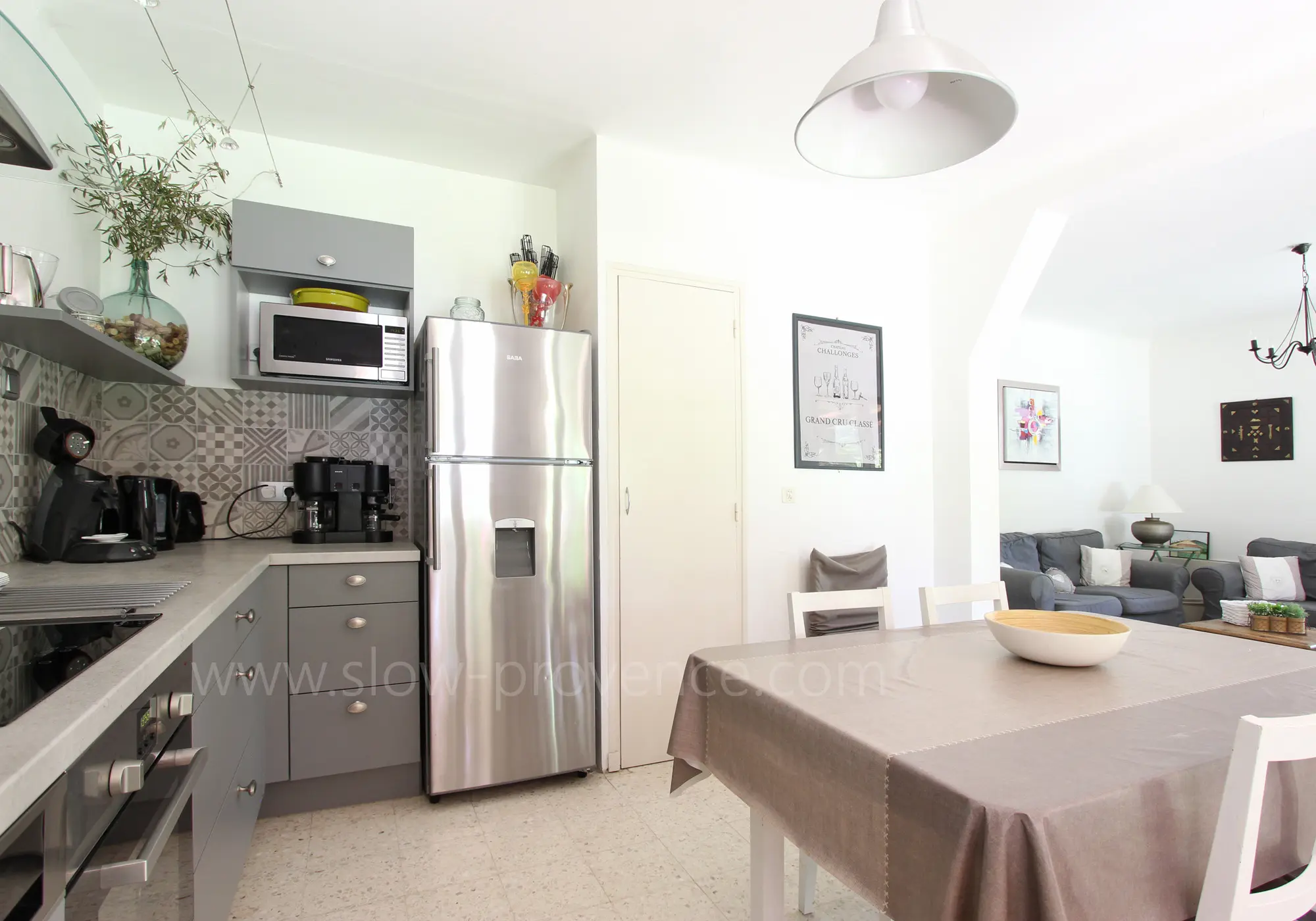 Toute équipée et ouverte sur le salon