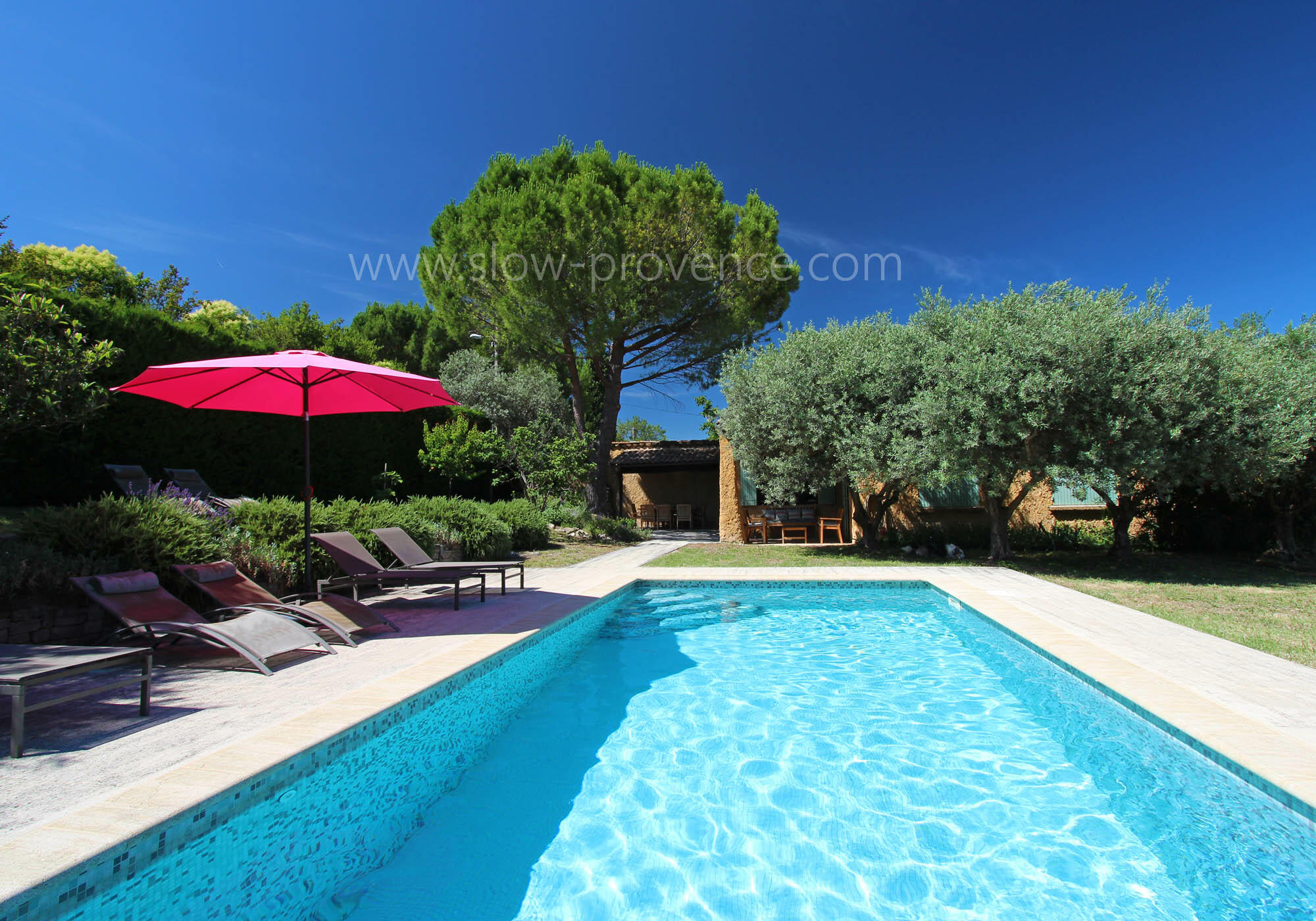 Villa with private heated swimming pool