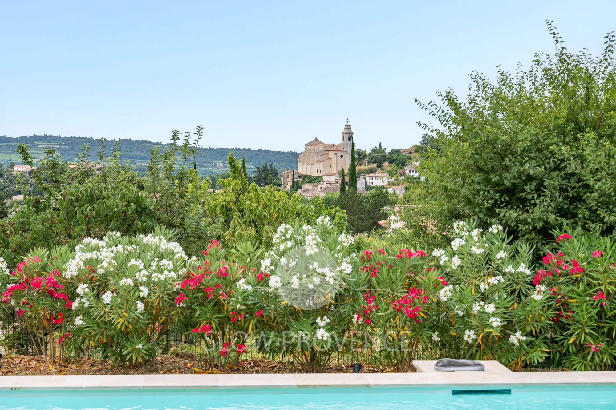 Vue sur le village de Bédoin