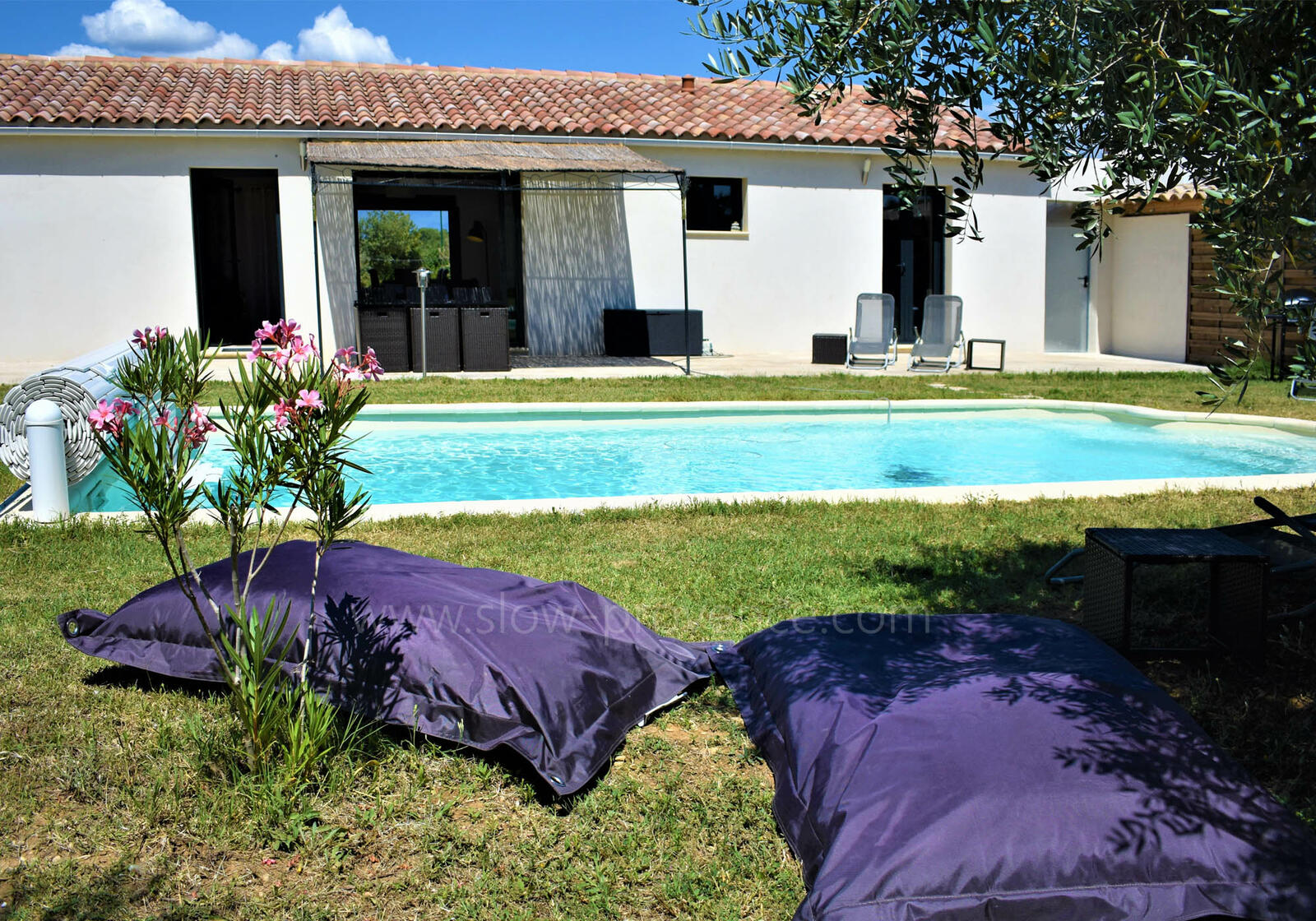 Une villa tout confort avec piscine et grand jardin de 5000m²