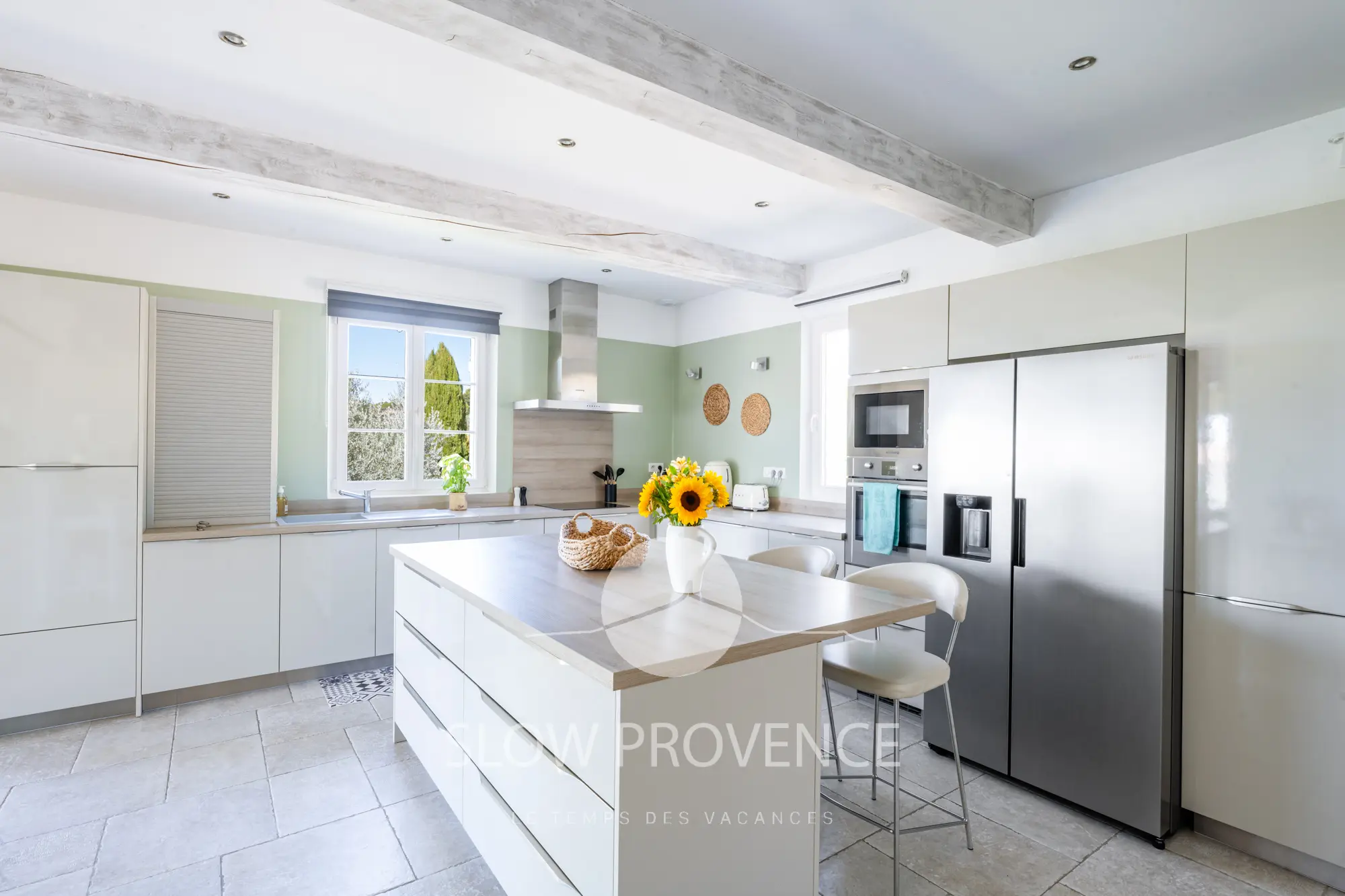 Large equipped kitchen