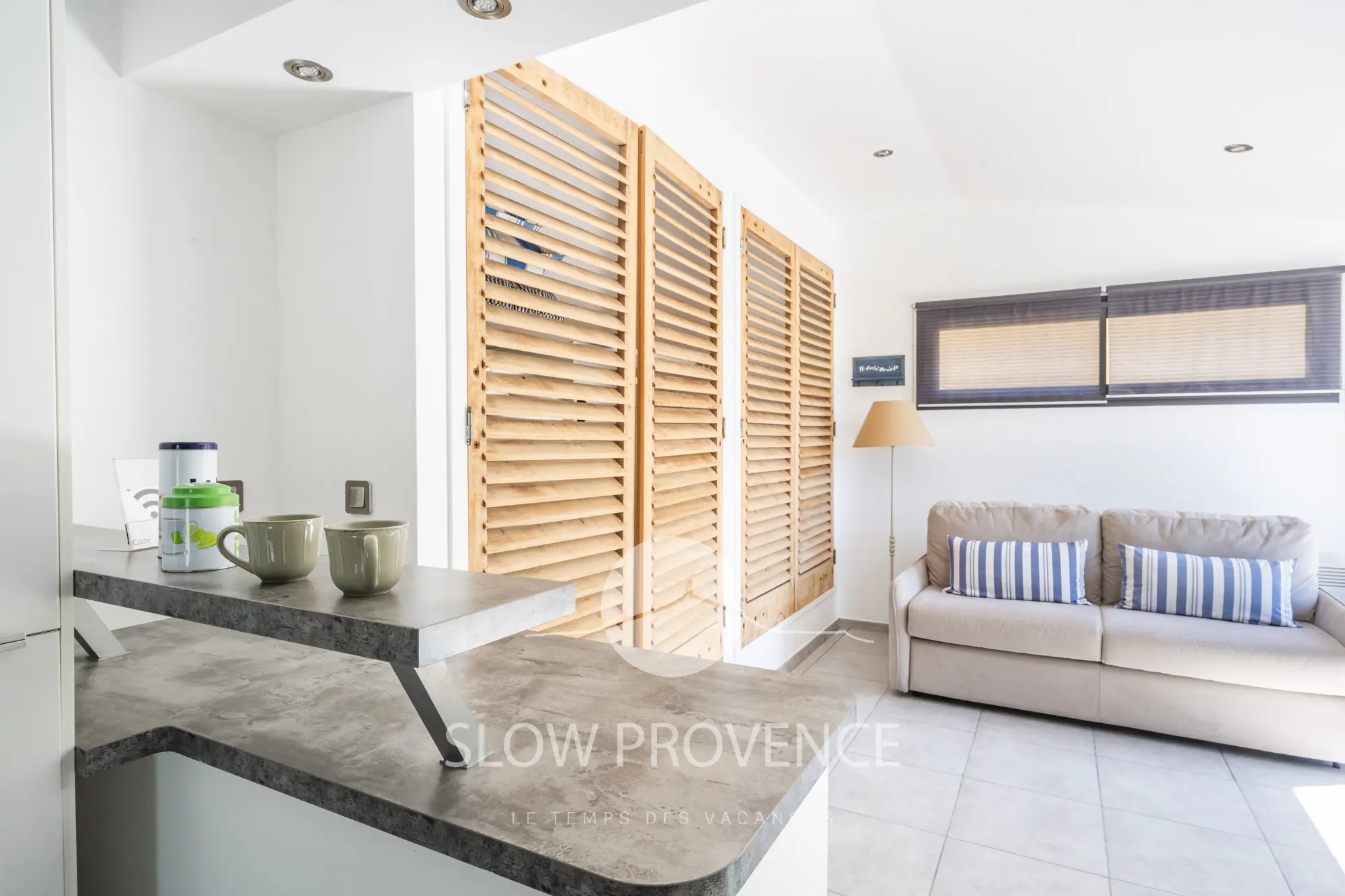 Independent studio by the pool