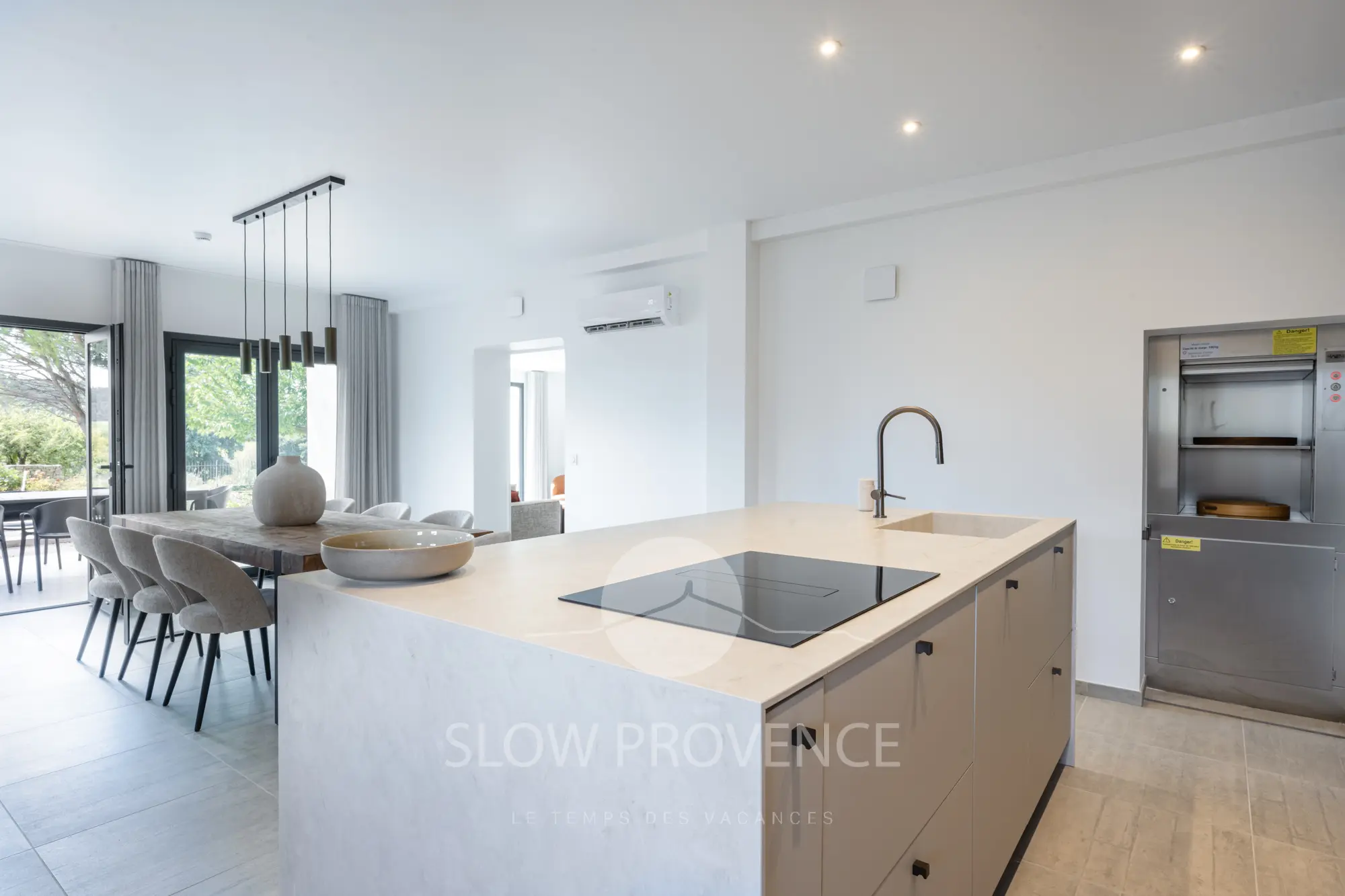 Magnificent fitted kitchen