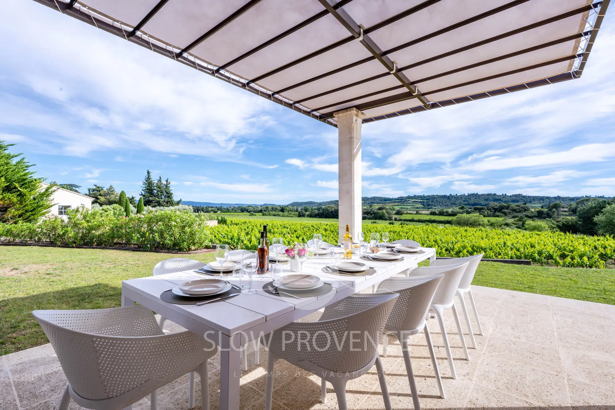Terrasse devant la cuisine